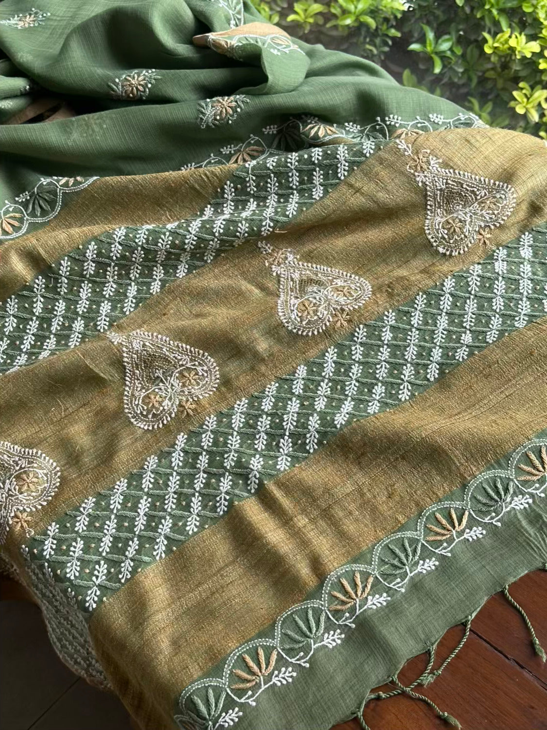 Green Silk Gheecha Palla Kota Chikankari Saree With Mukaish Kamdani