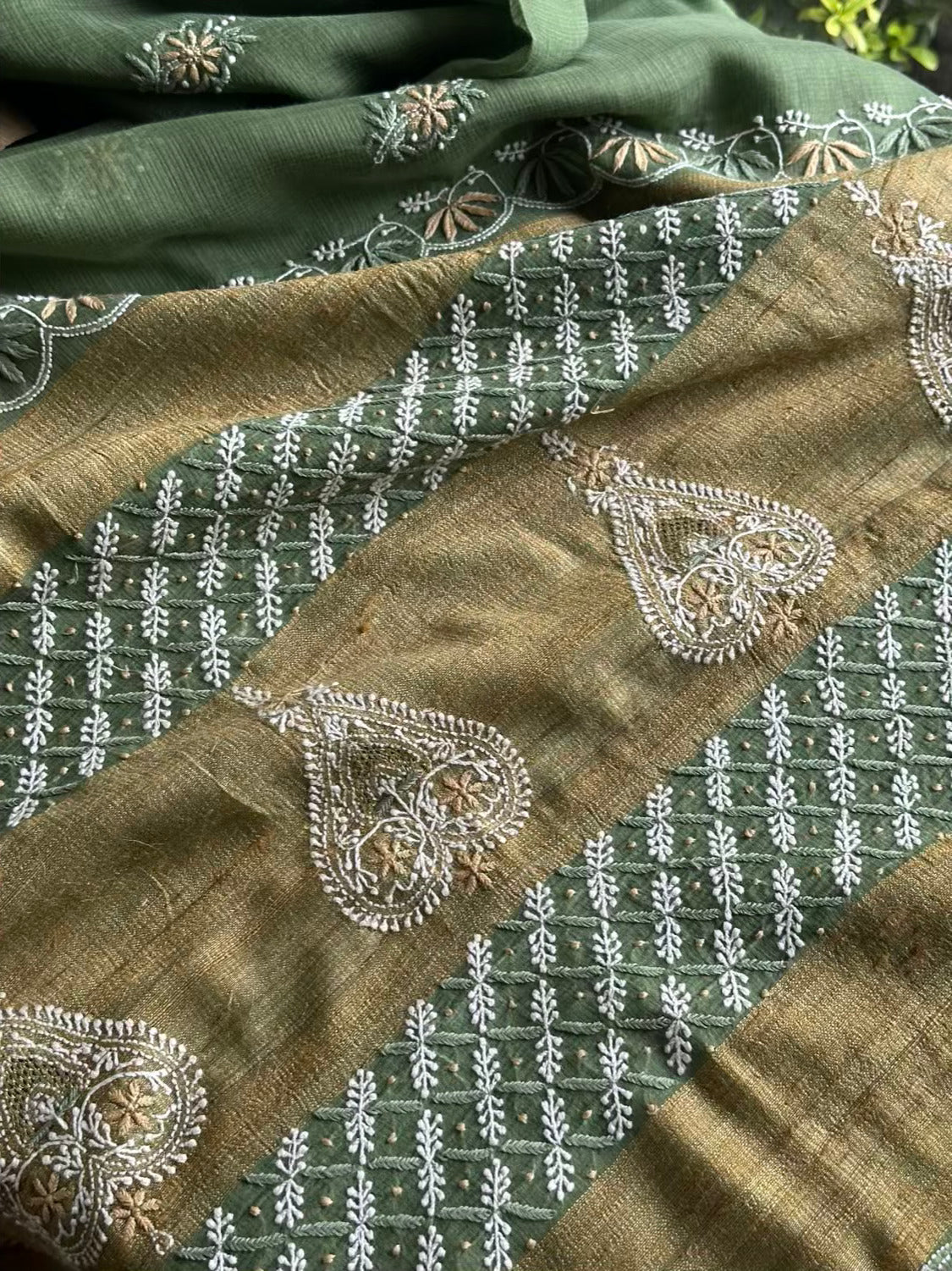 Green Silk Gheecha Palla Kota Chikankari Saree With Mukaish Kamdani