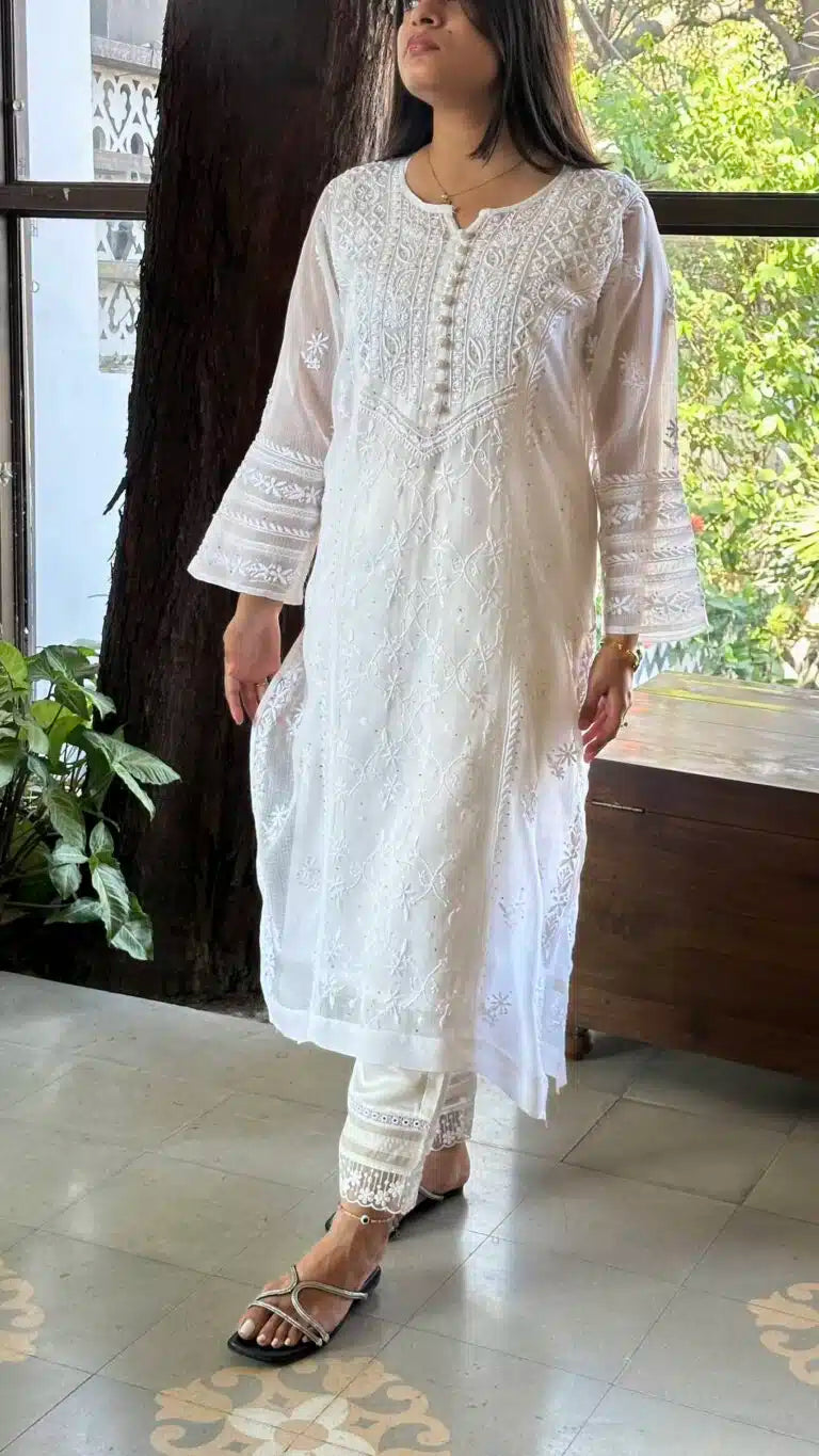 White Kota Chikankari Kurta With Mukaish Kamdani