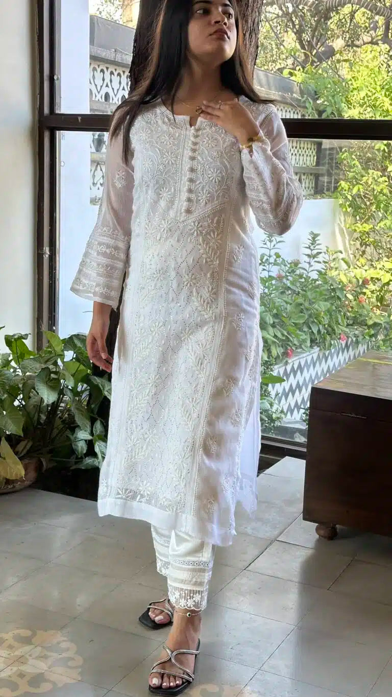 White Kota Chikankari Kurta With Mukaish Kamdani Work
