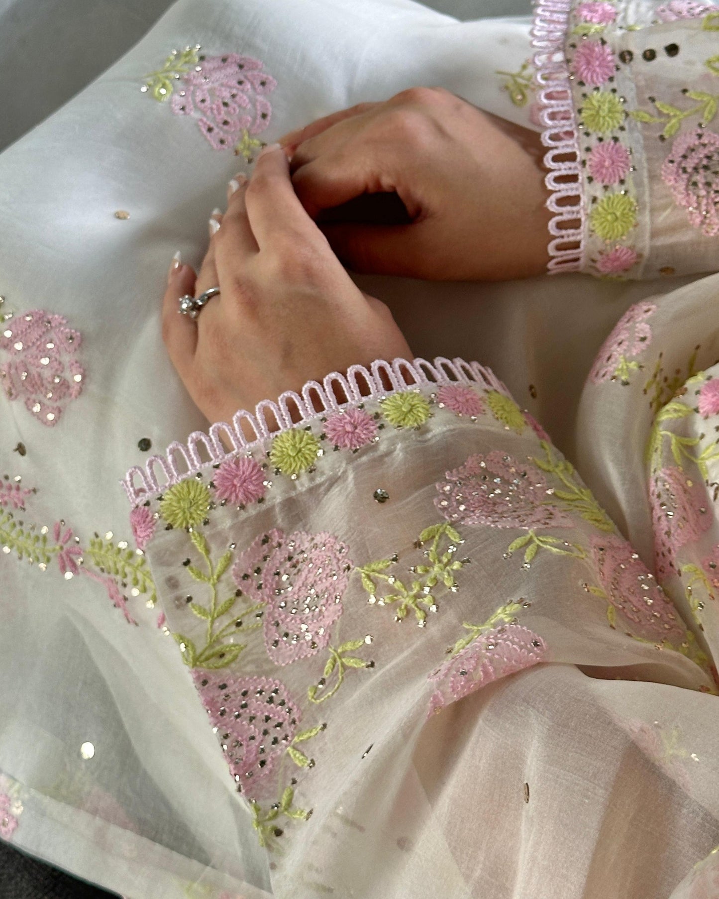 White Mukaish Kamdani Noor Organza Chikankari Kurta Set