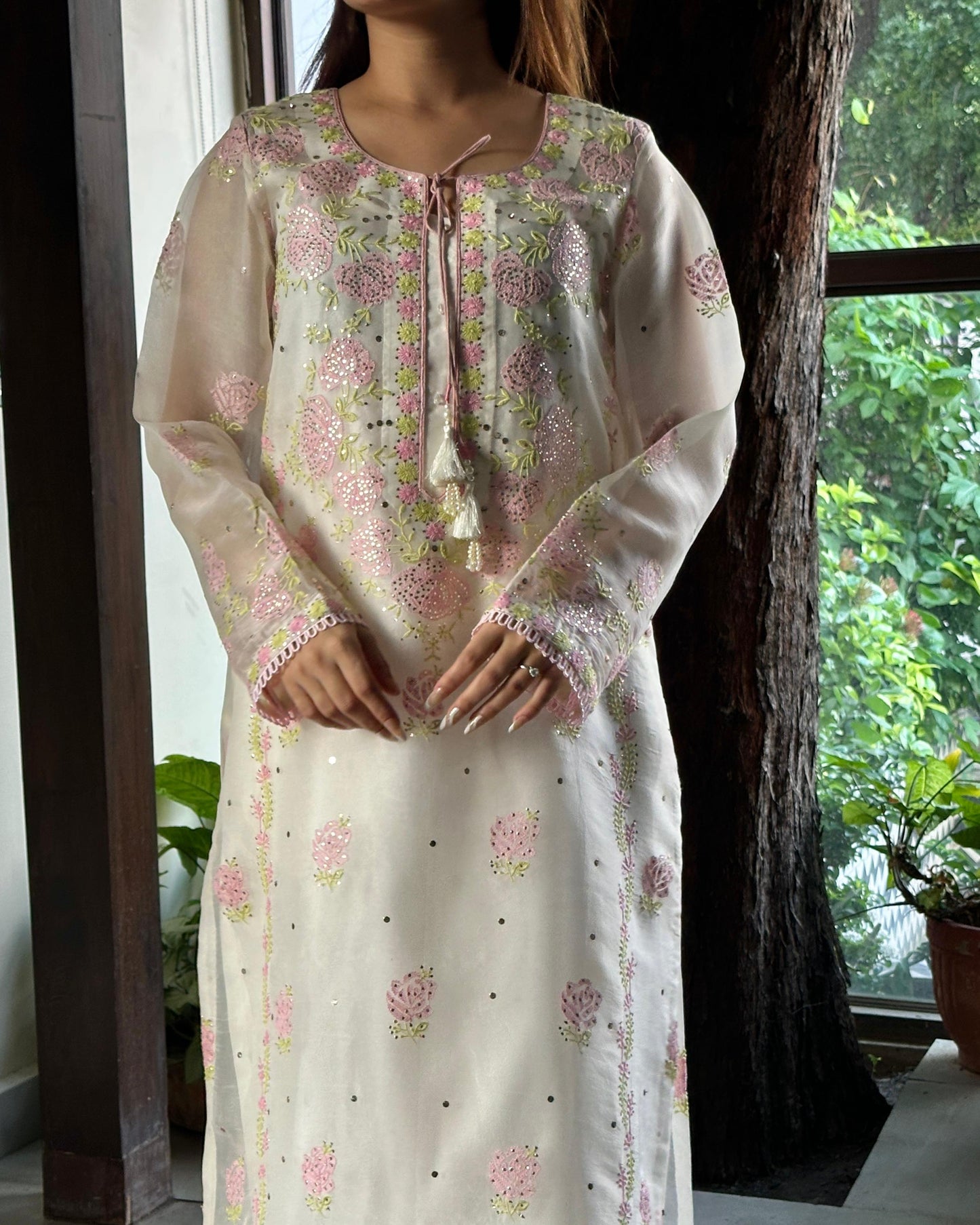 White Mukaish Kamdani Noor Organza Chikankari Kurta Set