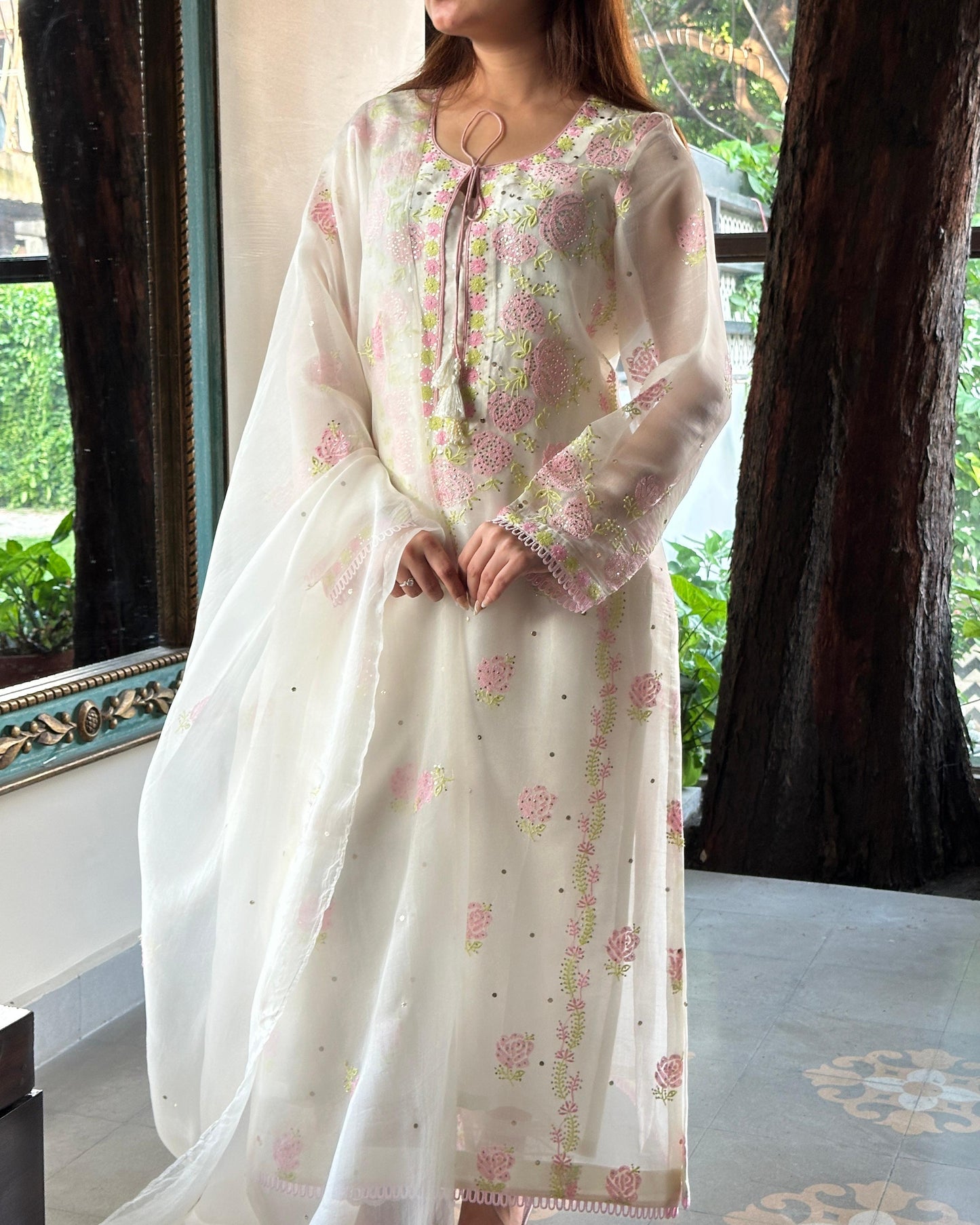 White Mukaish Kamdani Noor Organza Chikankari Kurta Set