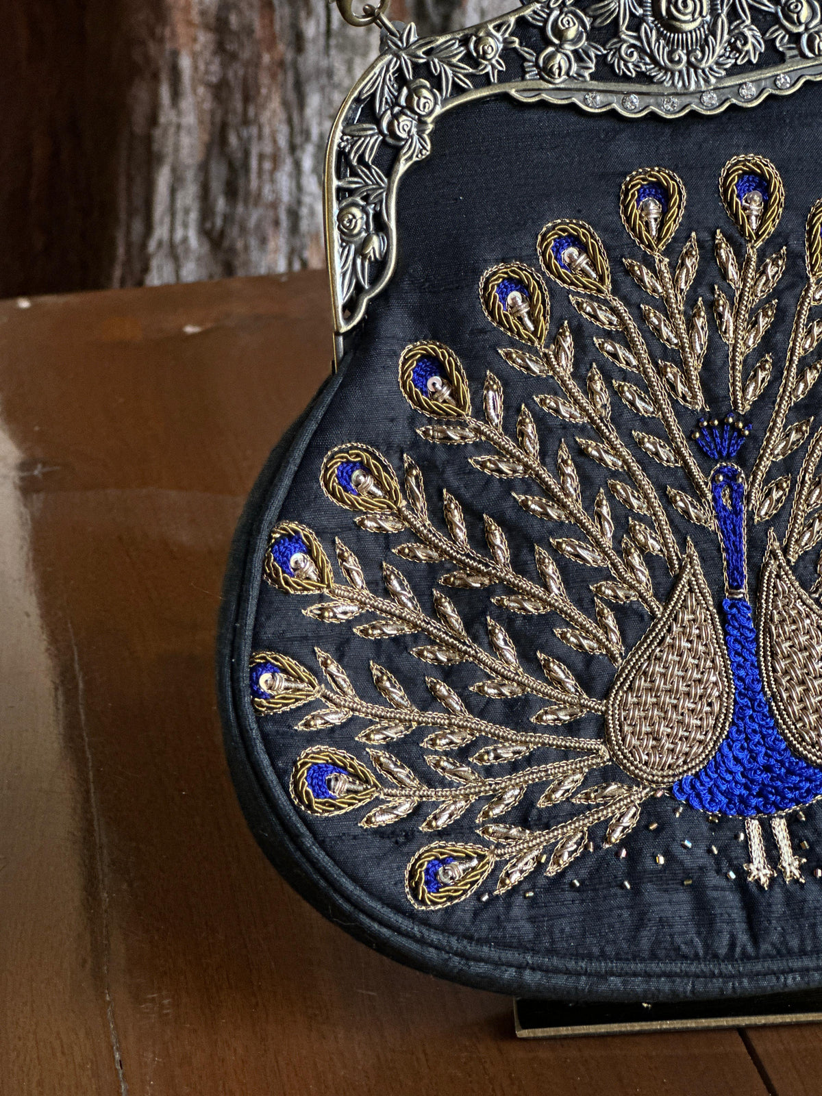 Black Shade Peacock Pattern Motif Vintage Ari Sling Bags
