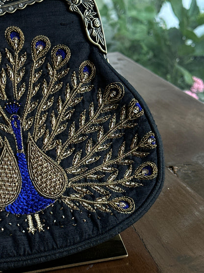 Black Shade Peacock Pattern Motif Vintage Ari Sling Bags