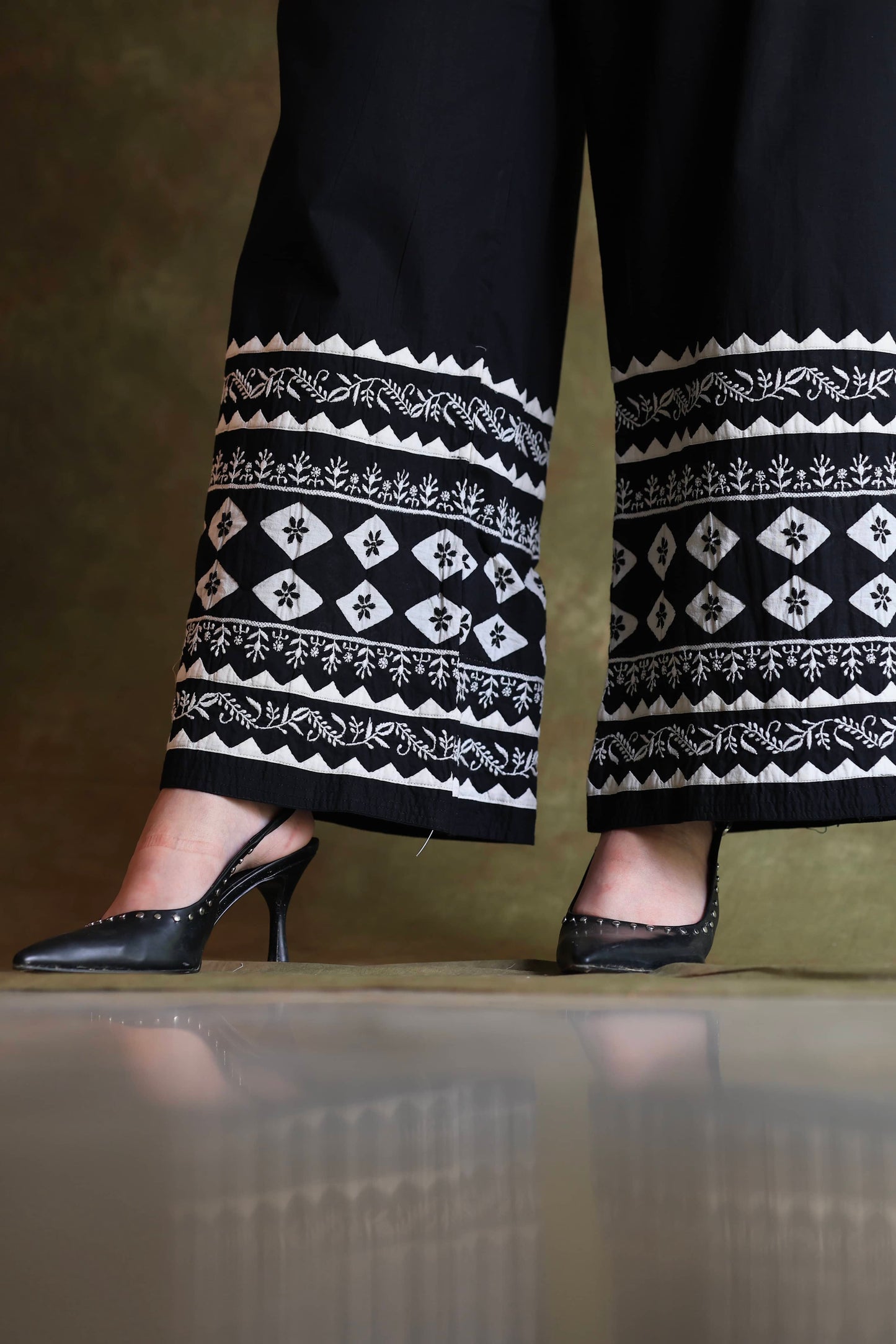 Black & White Daraz Cotton Applique Chikankari Palazzo