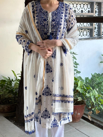 Indigo White Malmal Pearl Work Chikankari Kurta With Dupatta