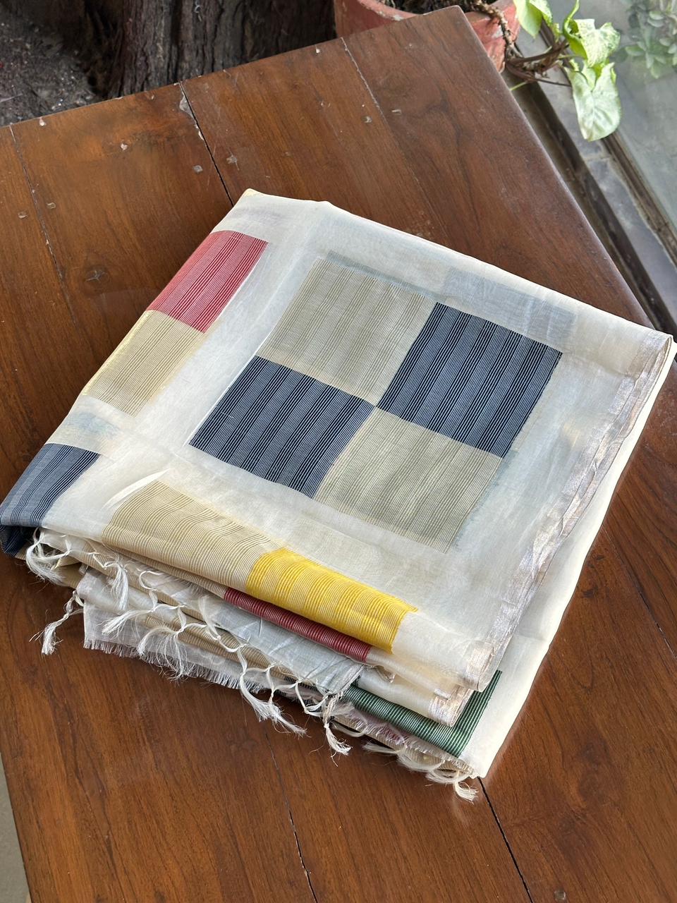 Ivory Multicolour Geometric Handloom Silk Saree