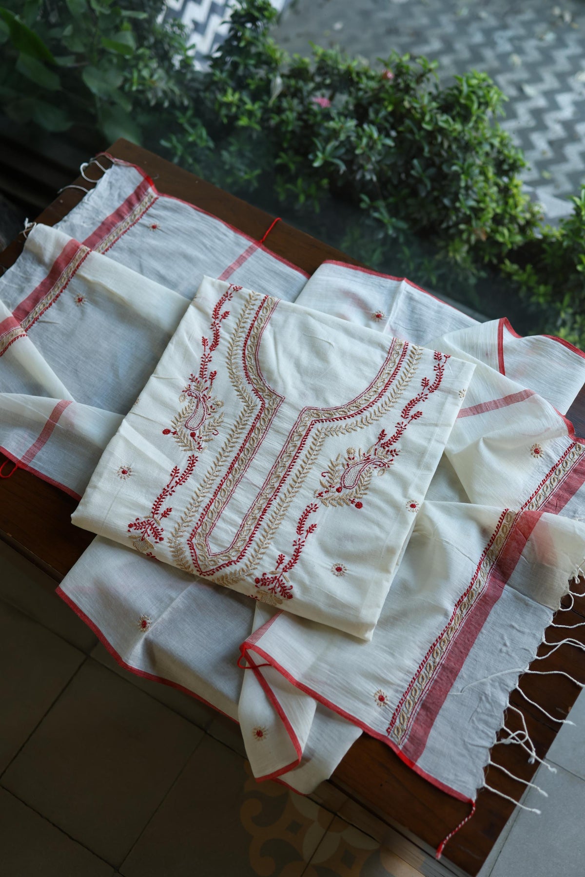 Ivory Shade Dhaka Cotton Unstitched Kurta & Dupatta Set
