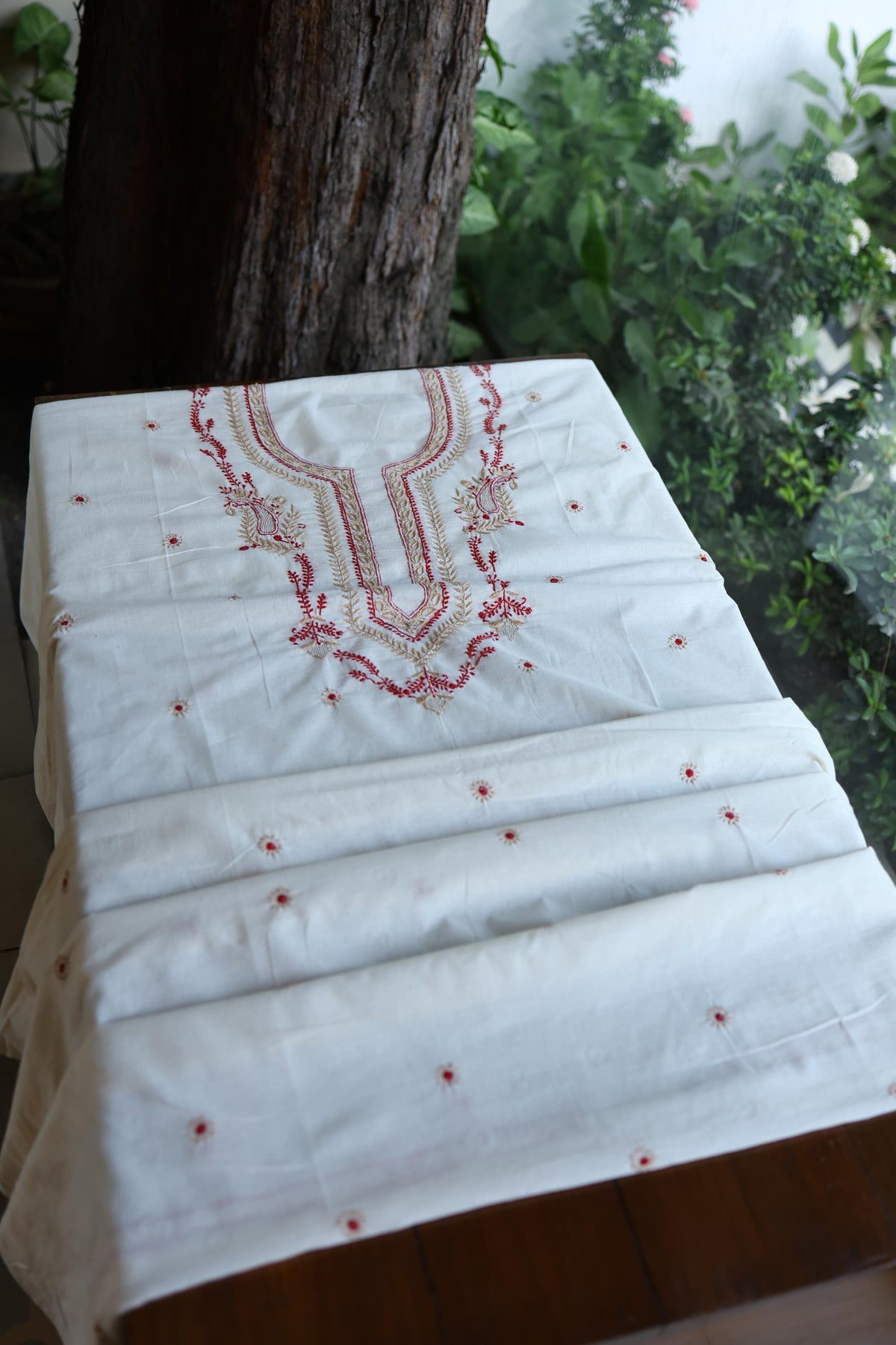 Ivory Shade Dhaka Cotton Unstitched Kurta & Dupatta Set