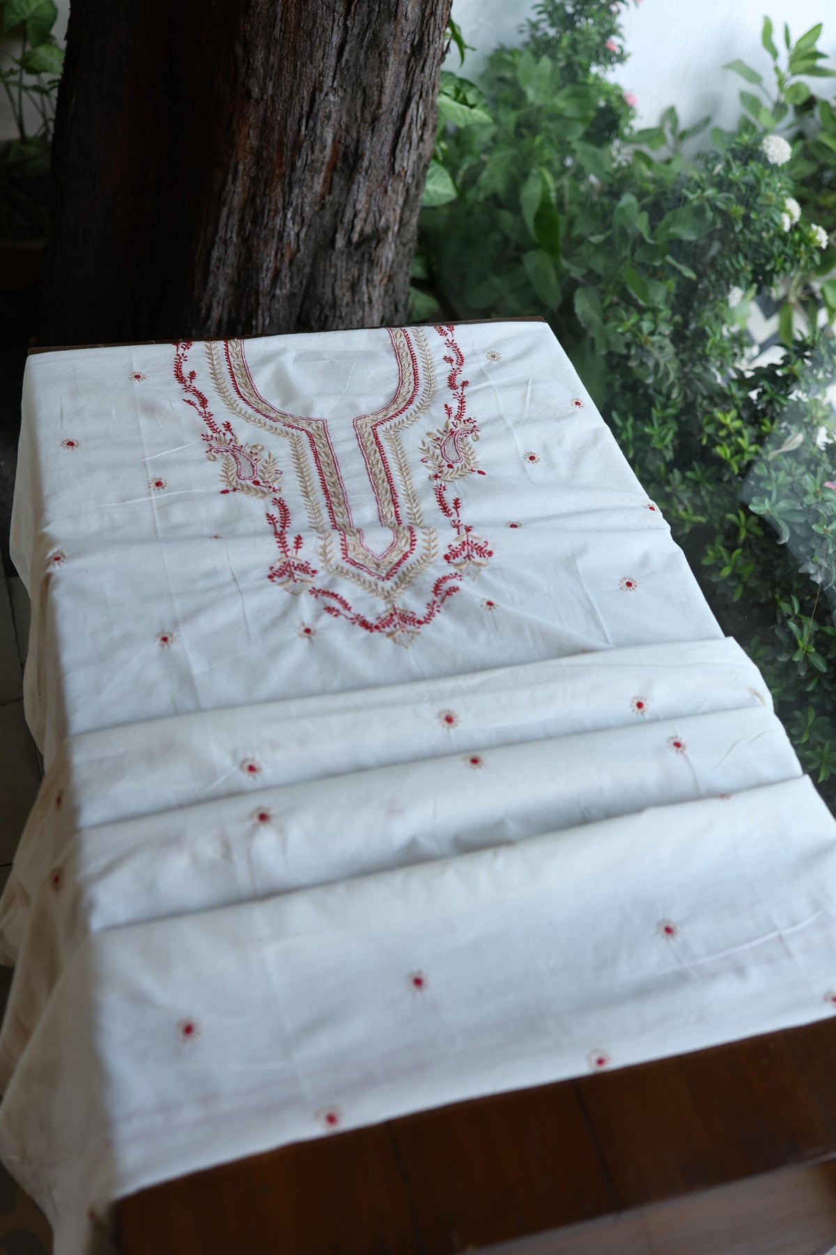 Ivory Shade Dhaka Cotton Unstitched Kurta & Dupatta Set