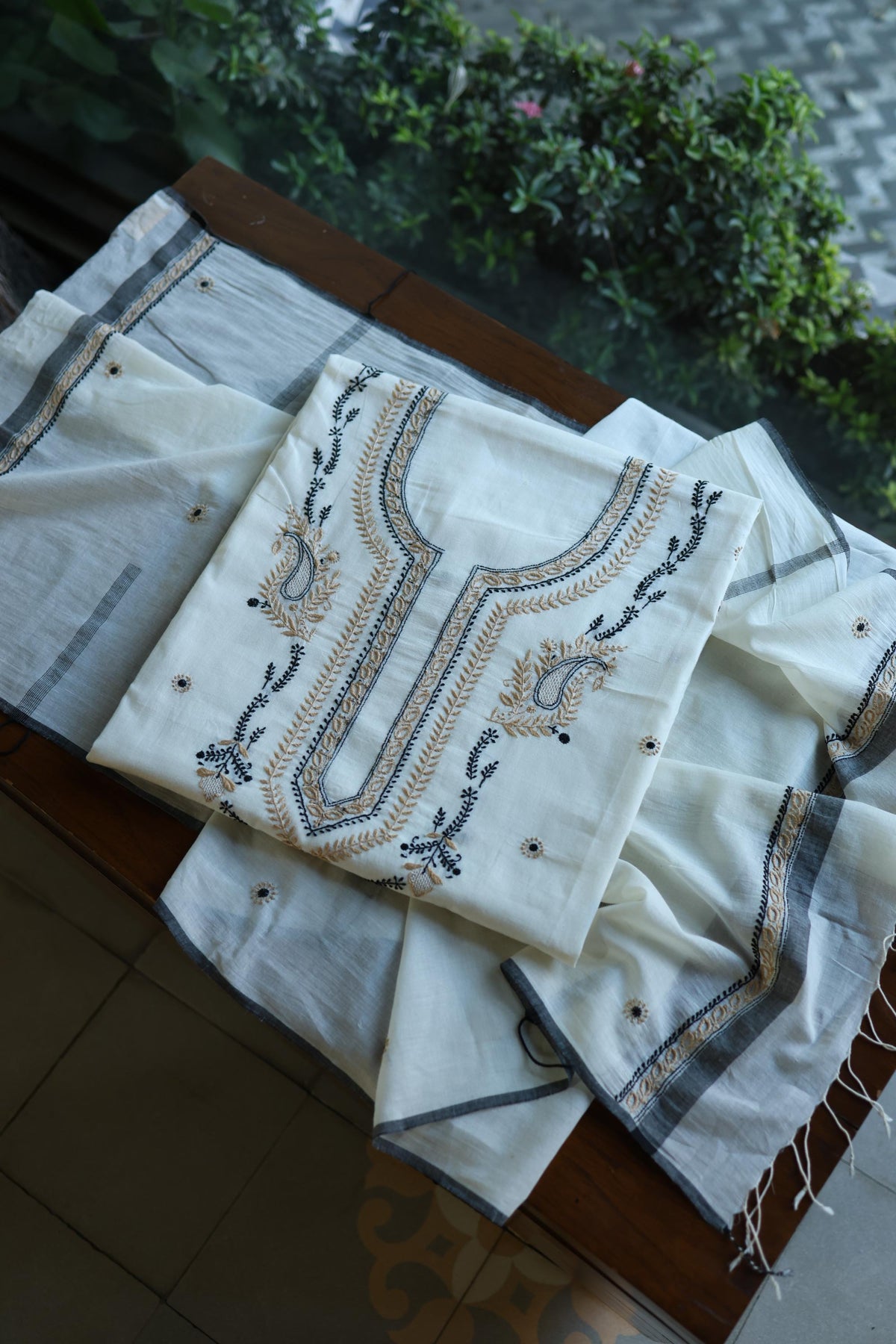 Ivory Shade Dhaka Cotton Unstitched Kurta & Dupatta Set