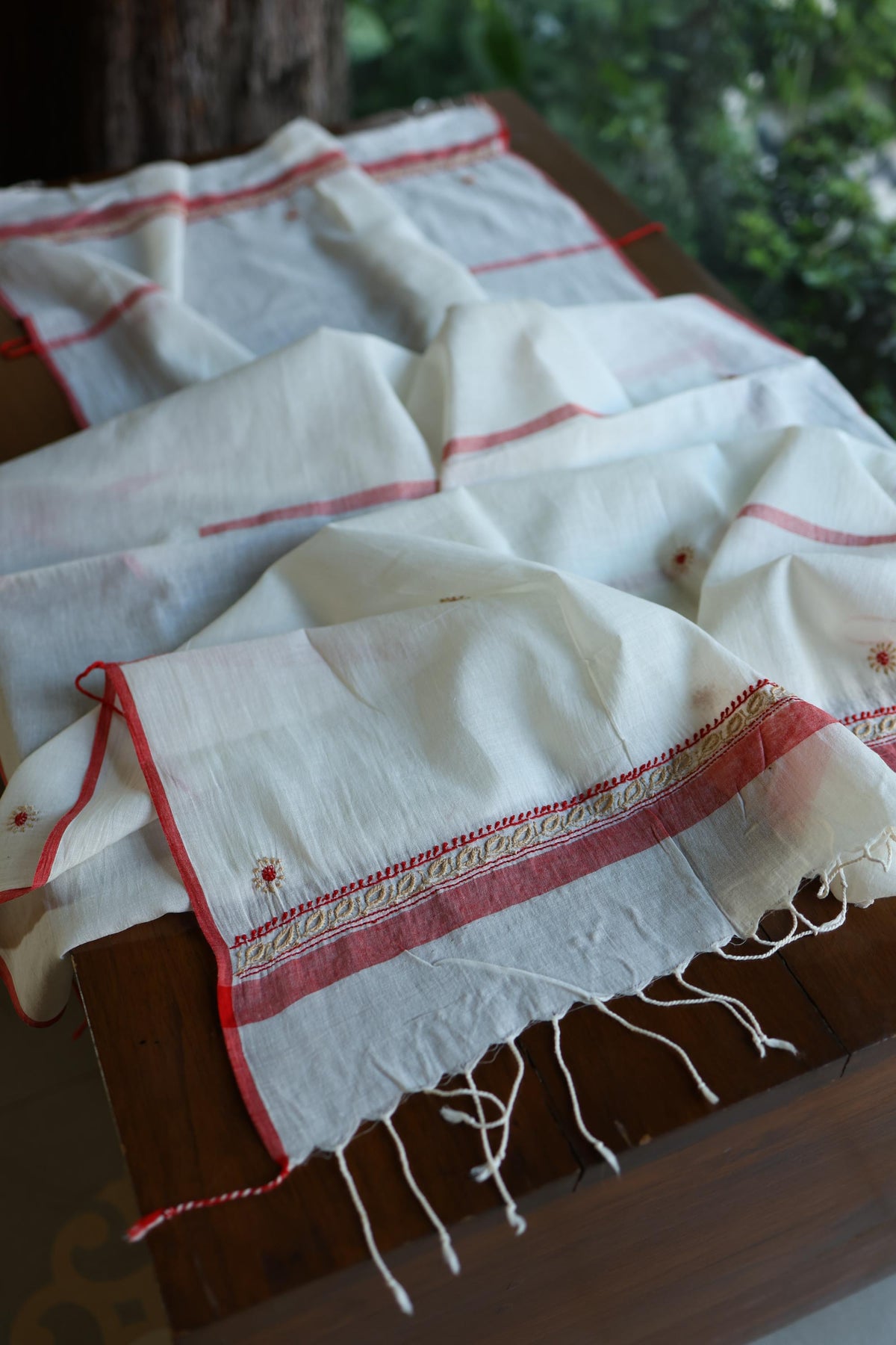 Ivory Shade Dhaka Cotton Unstitched Kurta & Dupatta Set