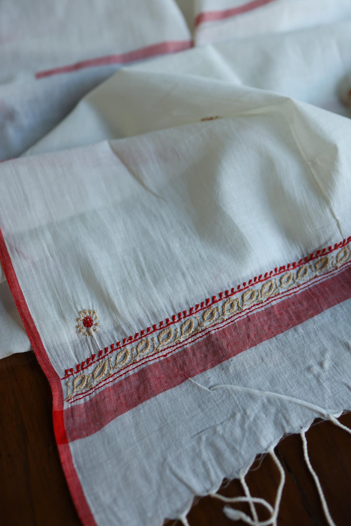 Ivory Shade Dhaka Cotton Unstitched Kurta & Dupatta Set