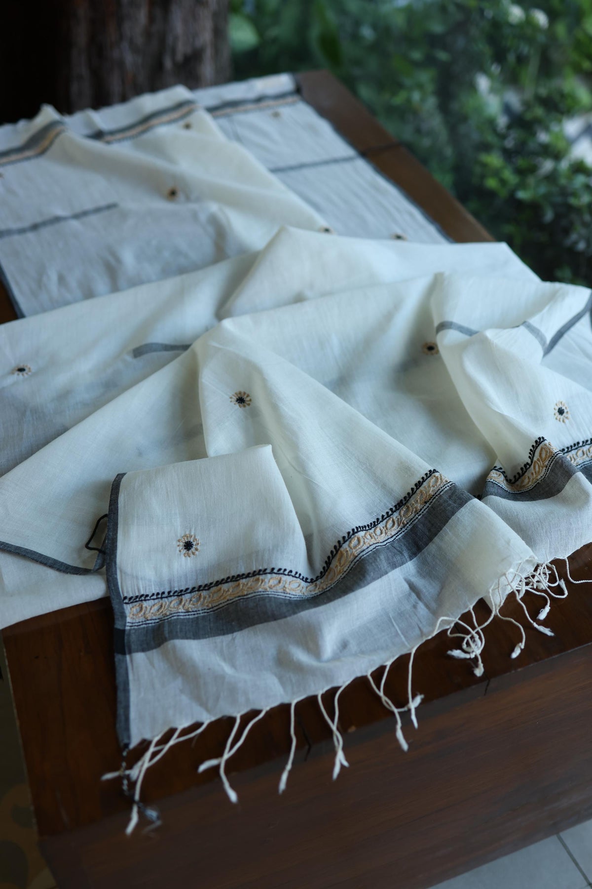 Ivory Shade Dhaka Cotton Unstitched Kurta & Dupatta Set