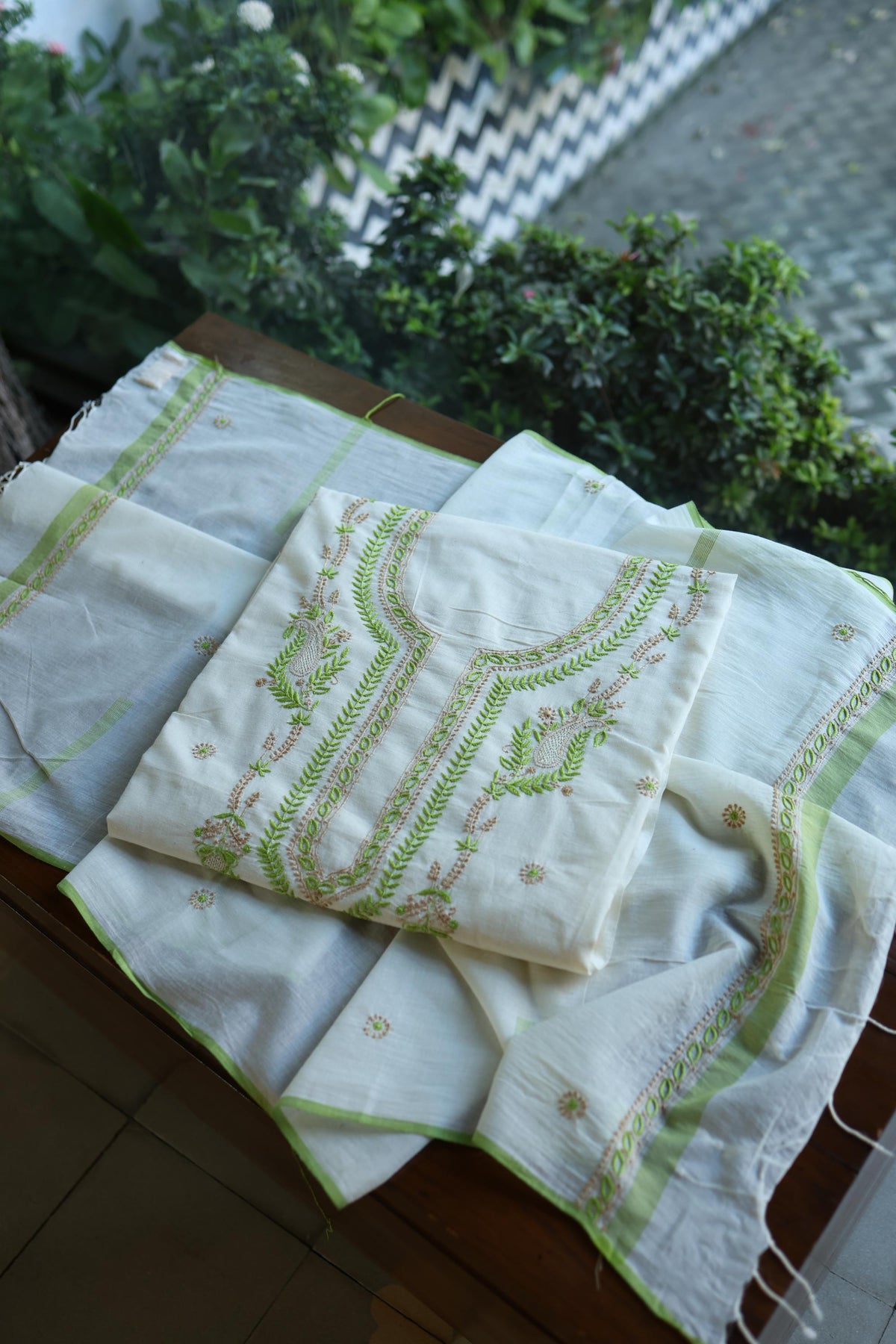 Ivory Shade Dhaka Cotton Unstitched Kurta & Dupatta Set