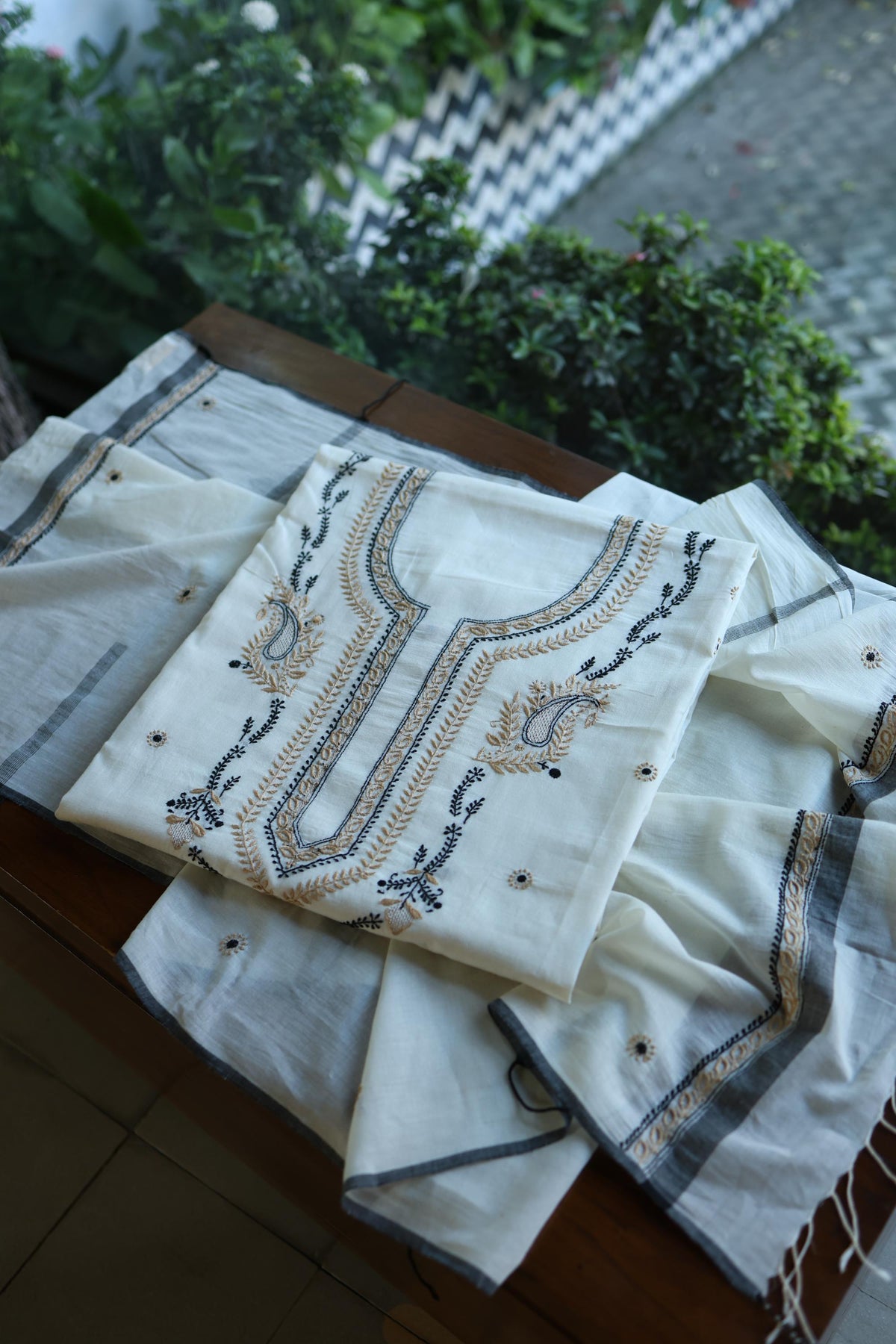 Ivory Shade Dhaka Cotton Unstitched Kurta & Dupatta Set