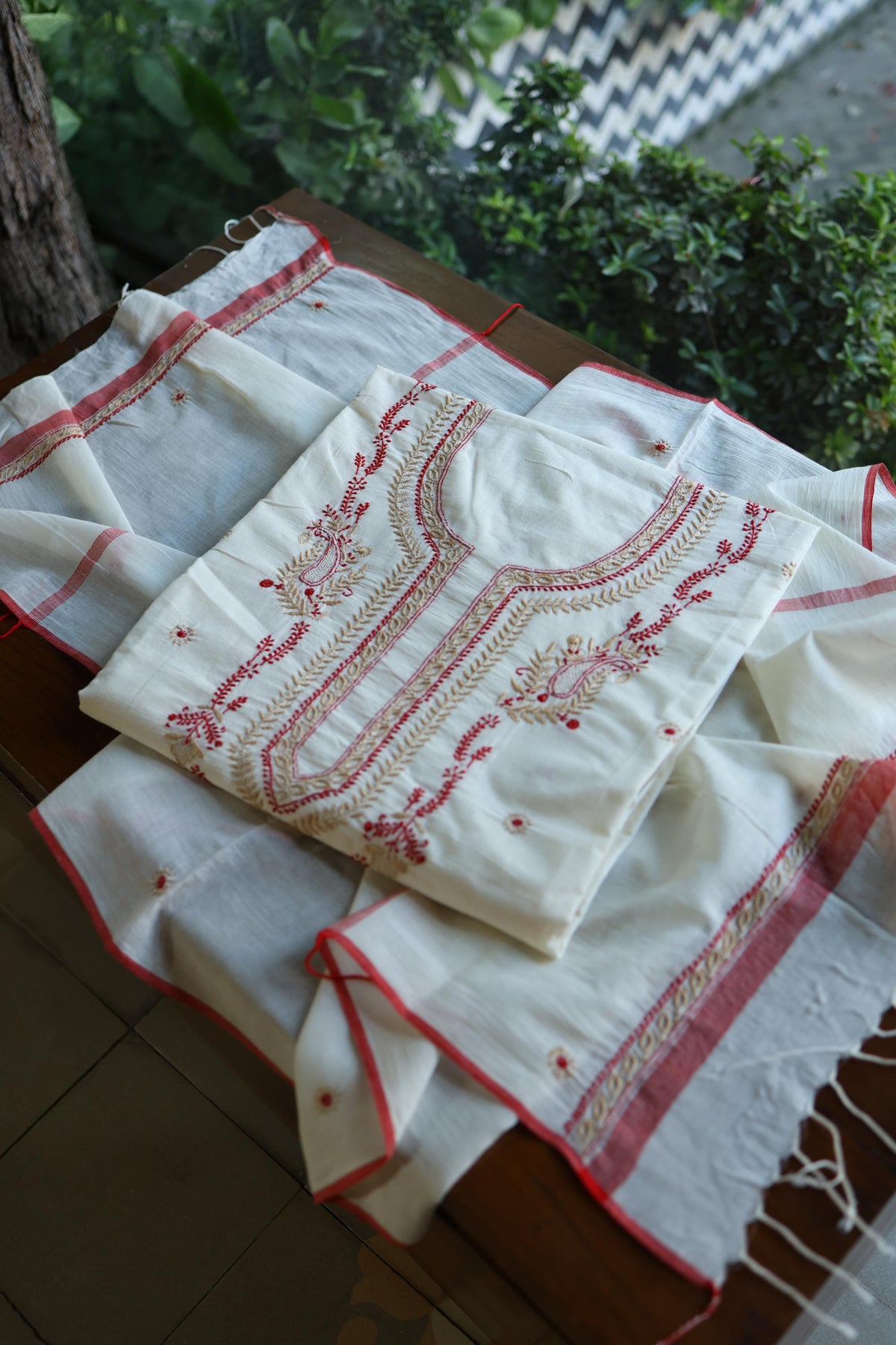 Ivory Shade Dhaka Cotton Unstitched Kurta & Dupatta Set