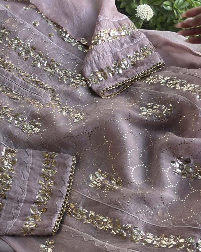 Lavender Noor Organza Applique Kurta Set