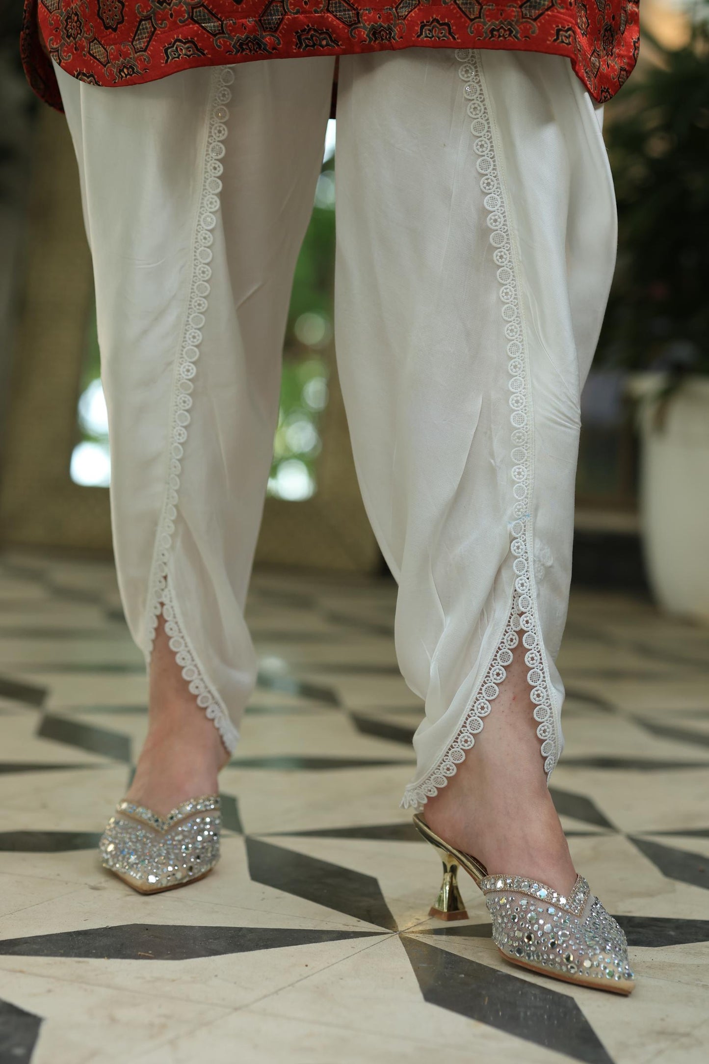 Off White Satin Linen Tulip Pant