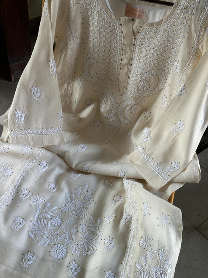 Off White Chanderi Chikankari Ready To Wear Kurta With Mukaish Kamdani