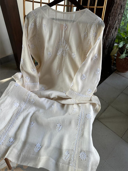 Off White Chanderi Chikankari Ready To Wear Kurta With Mukaish Kamdani