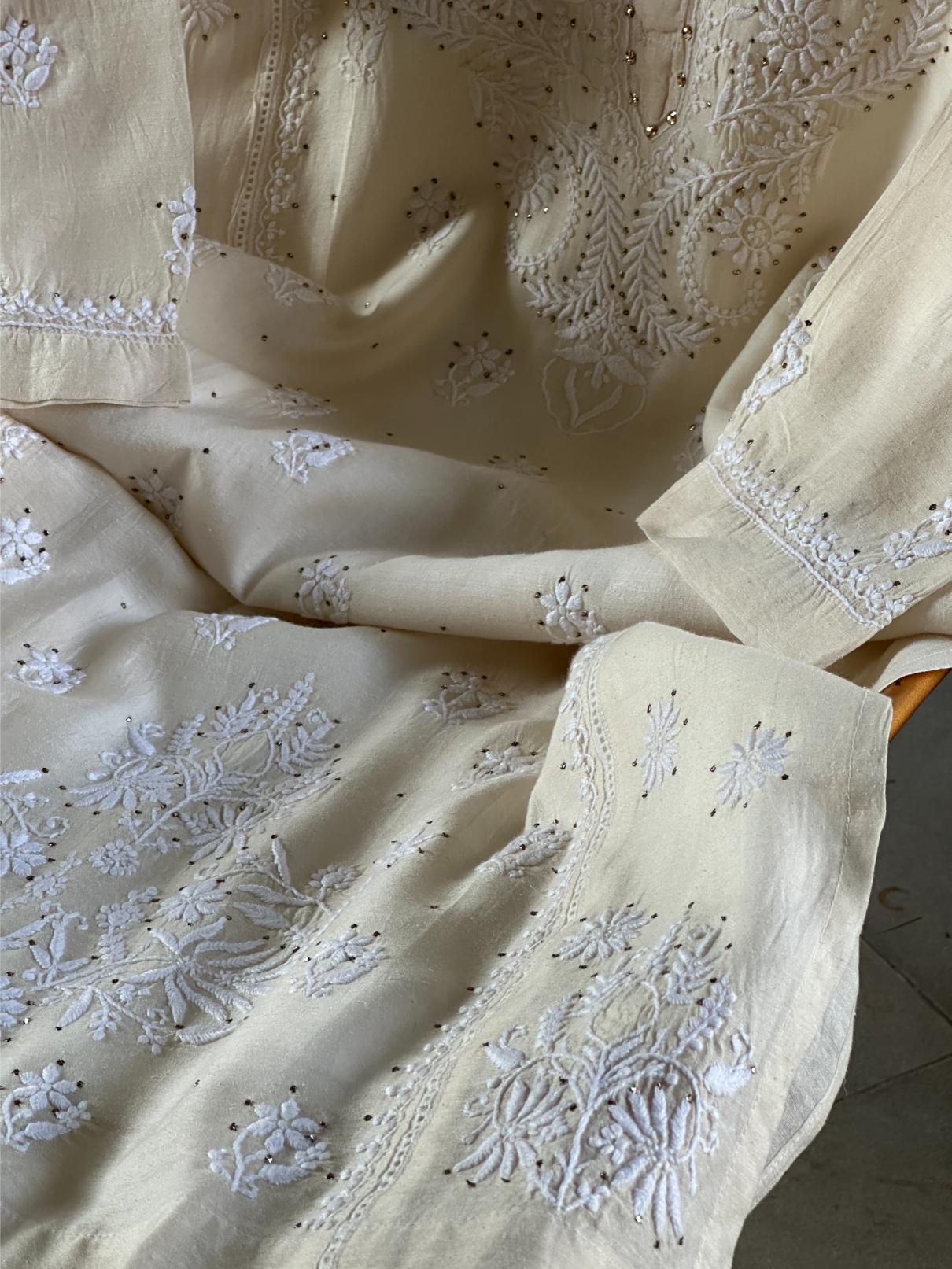 Off White Chanderi Chikankari Ready To Wear Kurta With Mukaish Kamdani