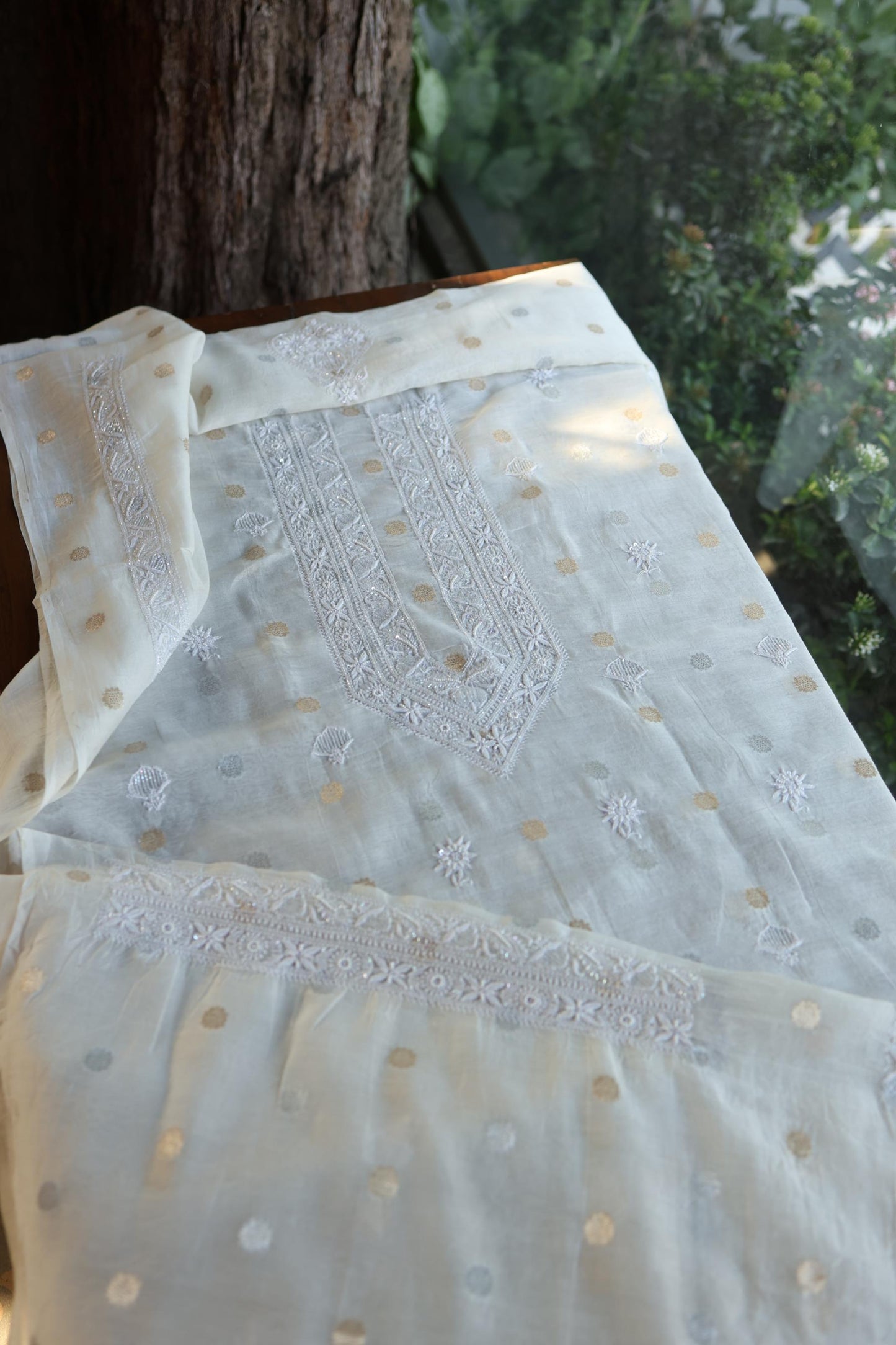 Off White Zari Chanderi Unisex Chikankari Unstitched Men’s Kurta Fabric