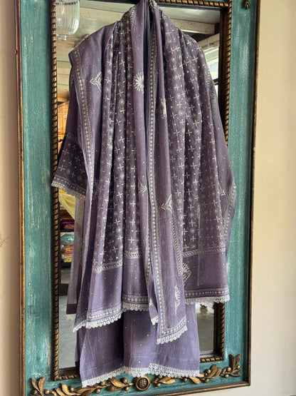 Old Lavender Mulmul Pearl White Chikankari Kurta With Heavy Dupatta
