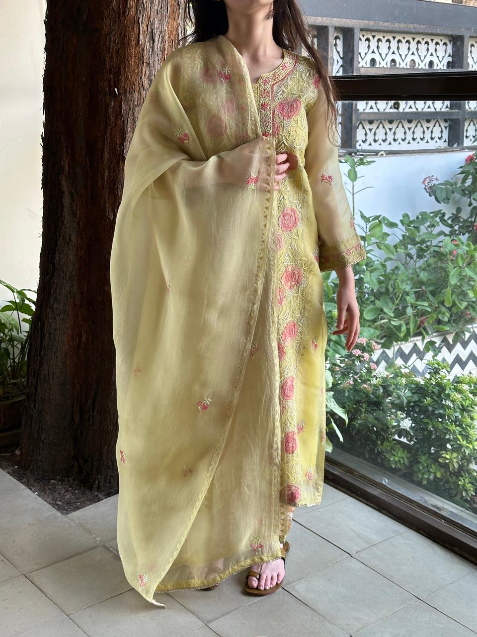 Pastel Yellow Rose Motifs Chikankari x Applique Organza Kurta Set