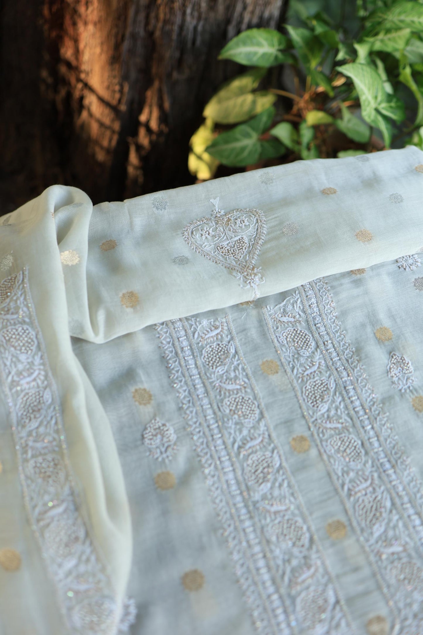 Silver Grey Shade Shade Zari Chanderi Unisex Chikankari Unstitched Men’s Kurta Fabric