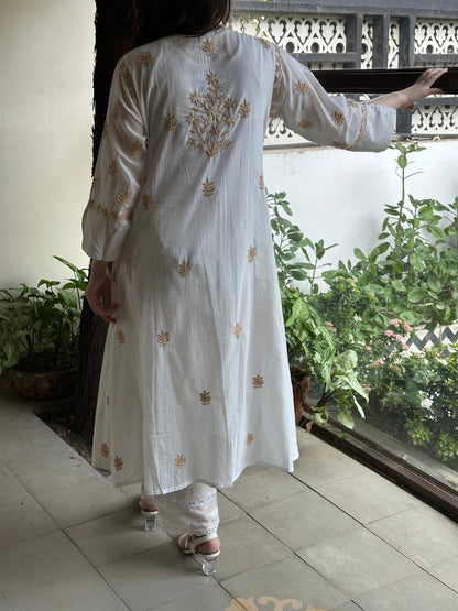 White Cotton Gathered Chikankari Kurta