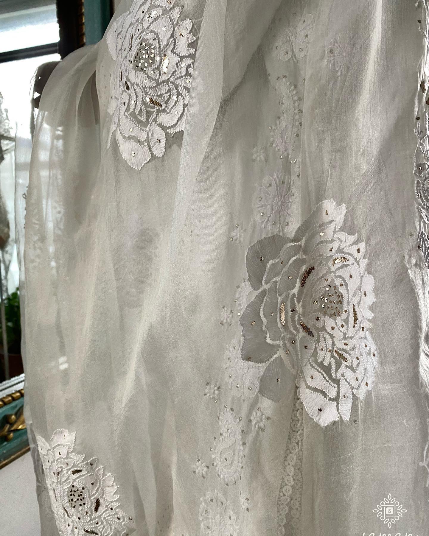 White Noor Organza Rose Motif Chikankari Dupatta