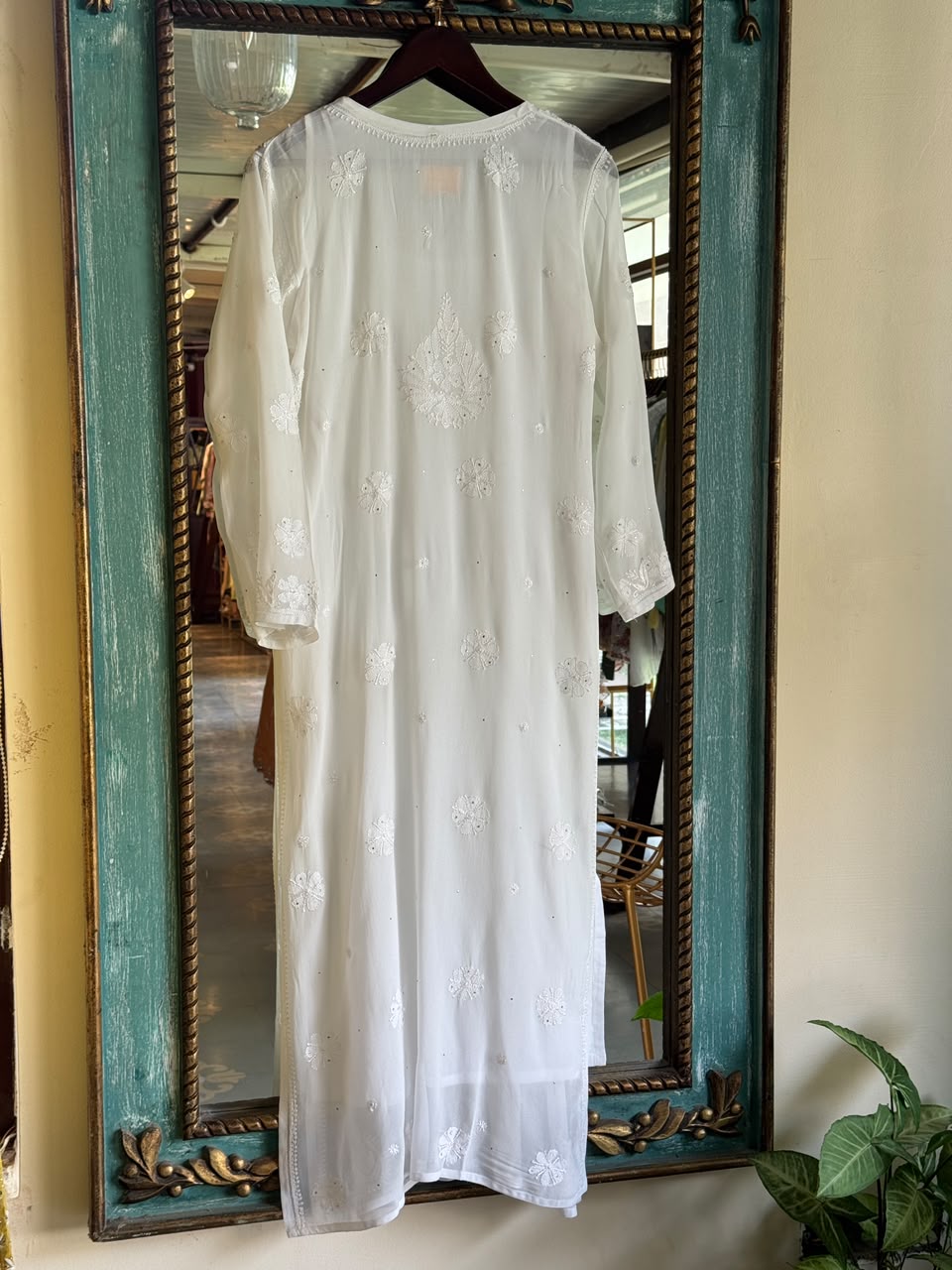 White Viscose Georgette Chikankari Mukaish Kamdani Straight Kurta