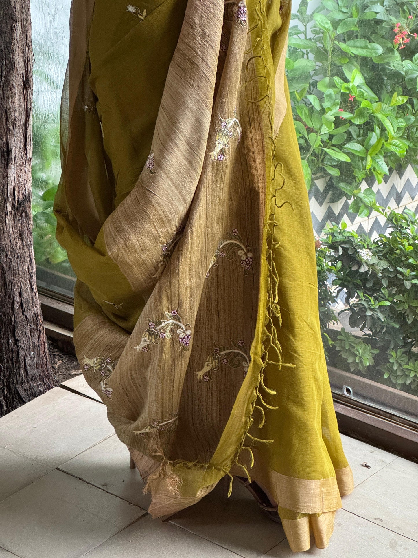 Green Shade Tussar Silk Gheecha Palla Kota Mukaish Resham Saree