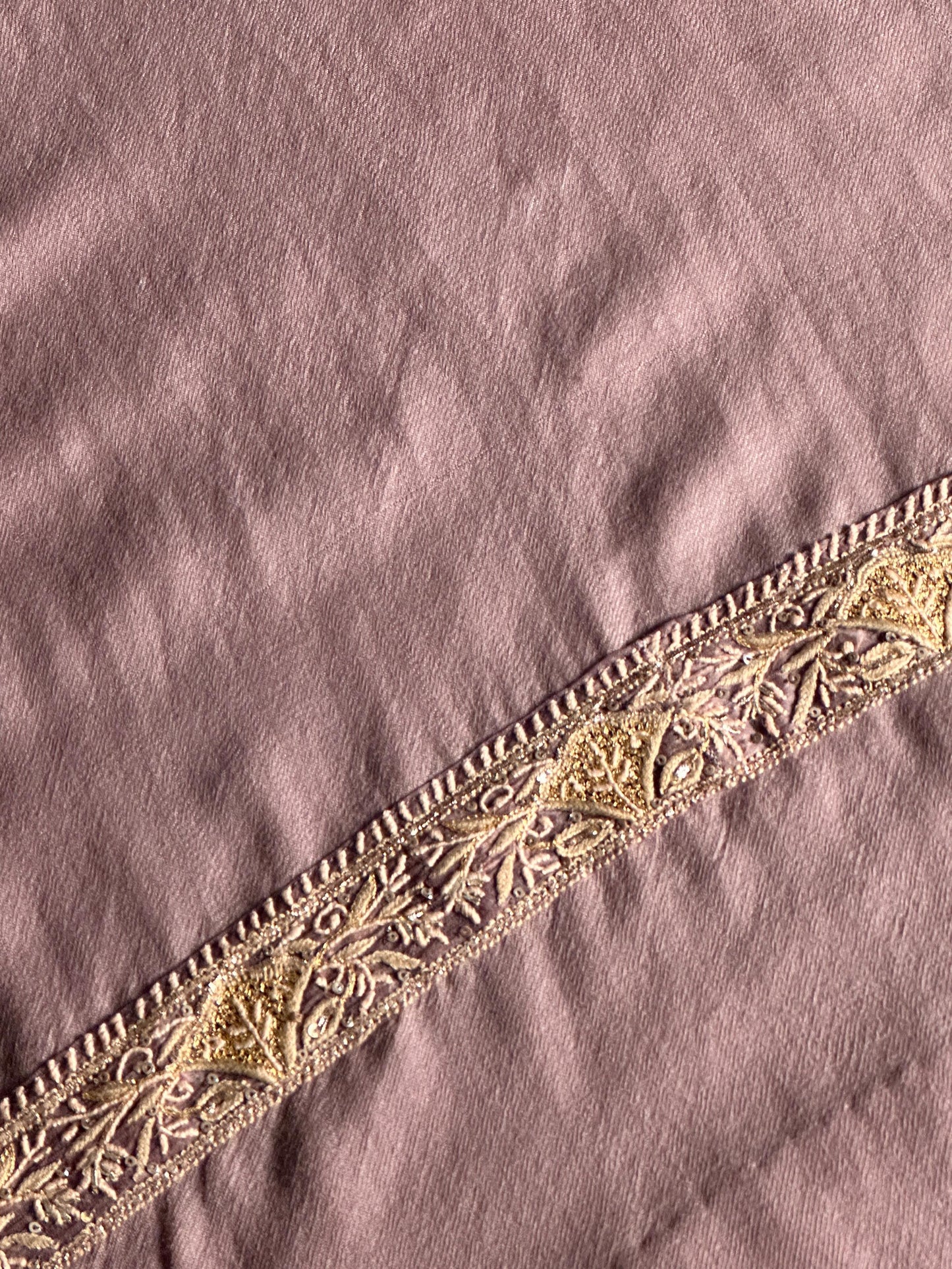 Rose Pink Shade Kashmiri Pashmina Phiran with Handcrafted Ari & Chikankari Embroidery