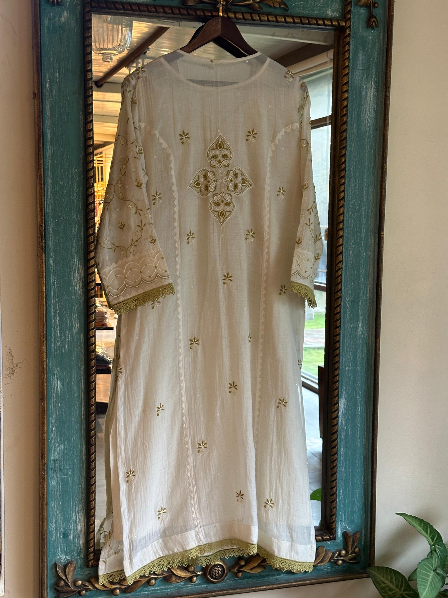 Ivory & Green Mul Chanderi Pearl Work Chikankari Kurta Set