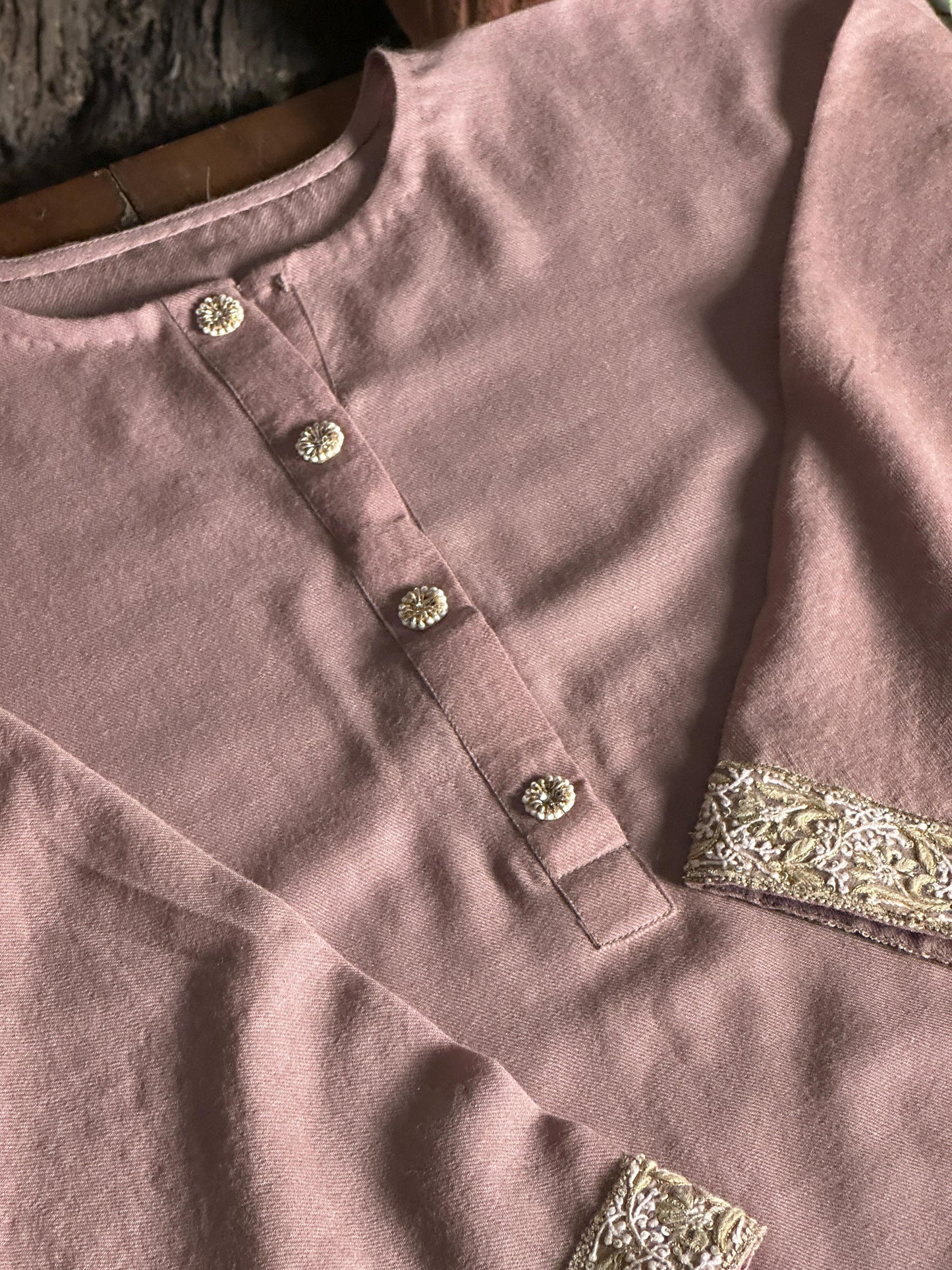 Dusty Pink Kashmiri Pashmina Phiran with Handcrafted Ari & Chikankari Embroidery