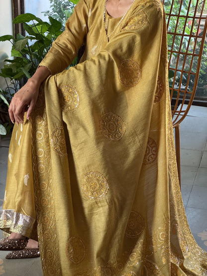 Zari Tissue Chikanakari Ari Heriloom Chikankari Dupatta Angarkha Set