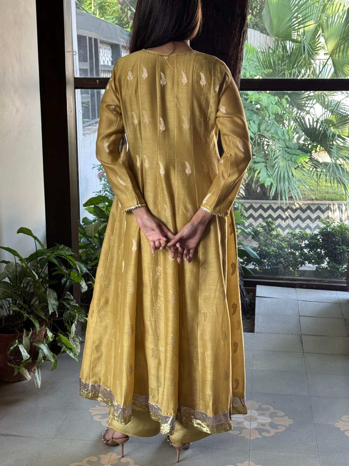 Zari Tissue Chikanakari Ari Heriloom Chikankari Dupatta Angarkha Set