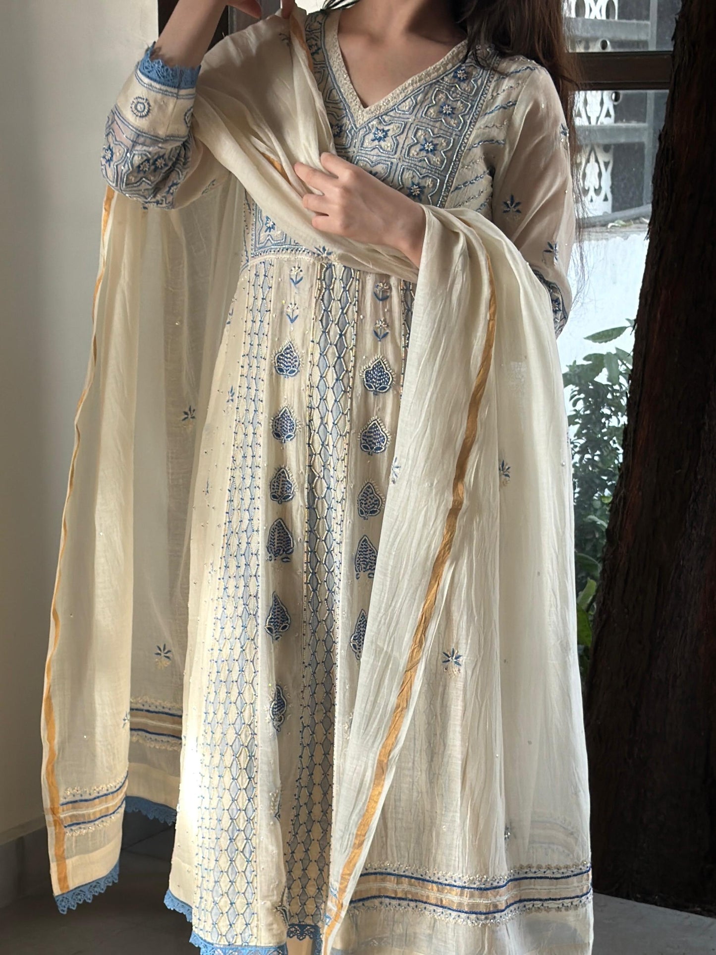 Indigo & Off White Shade Malmal Zari Pearl Work Chikankari Kalidar Kurta Set