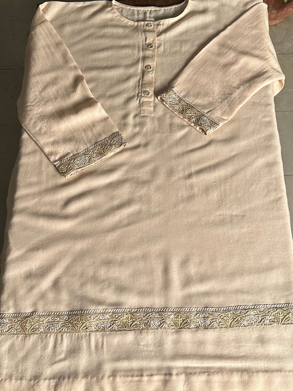 Soft Cream Shade Kashmiri Pashmina Phiran with Handcrafted Ari & Chikankari Embroidery