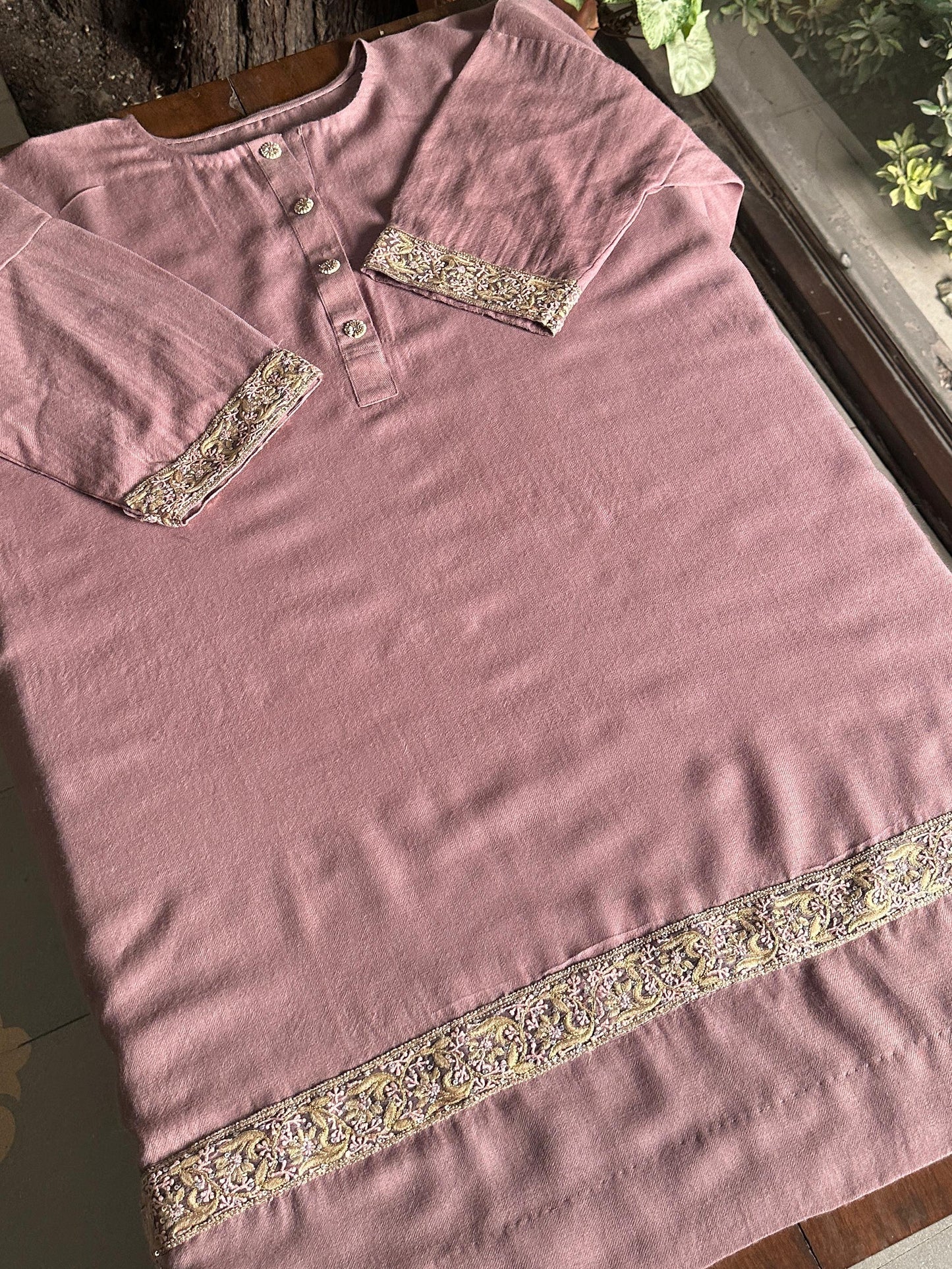 Dusty Pink Kashmiri Pashmina Phiran with Handcrafted Ari & Chikankari Embroidery