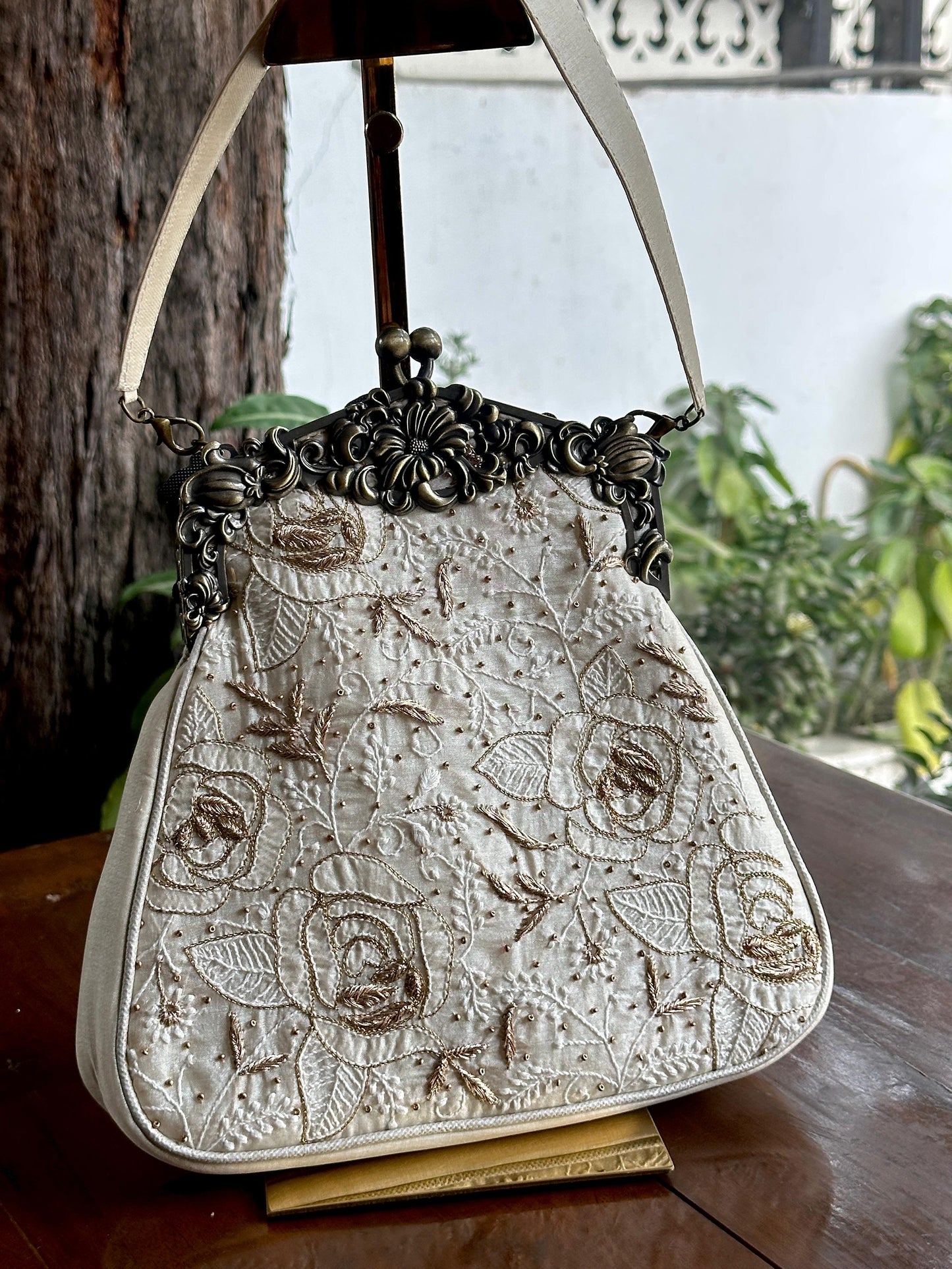 Off White Shade | Vintage Ari Mukaish Sling Bags