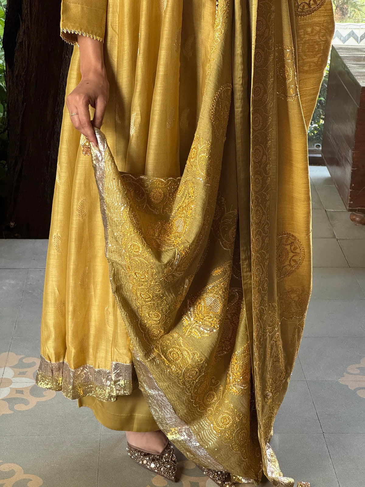 Zari Tissue Chikanakari Ari Heriloom Chikankari Dupatta Angarkha Set