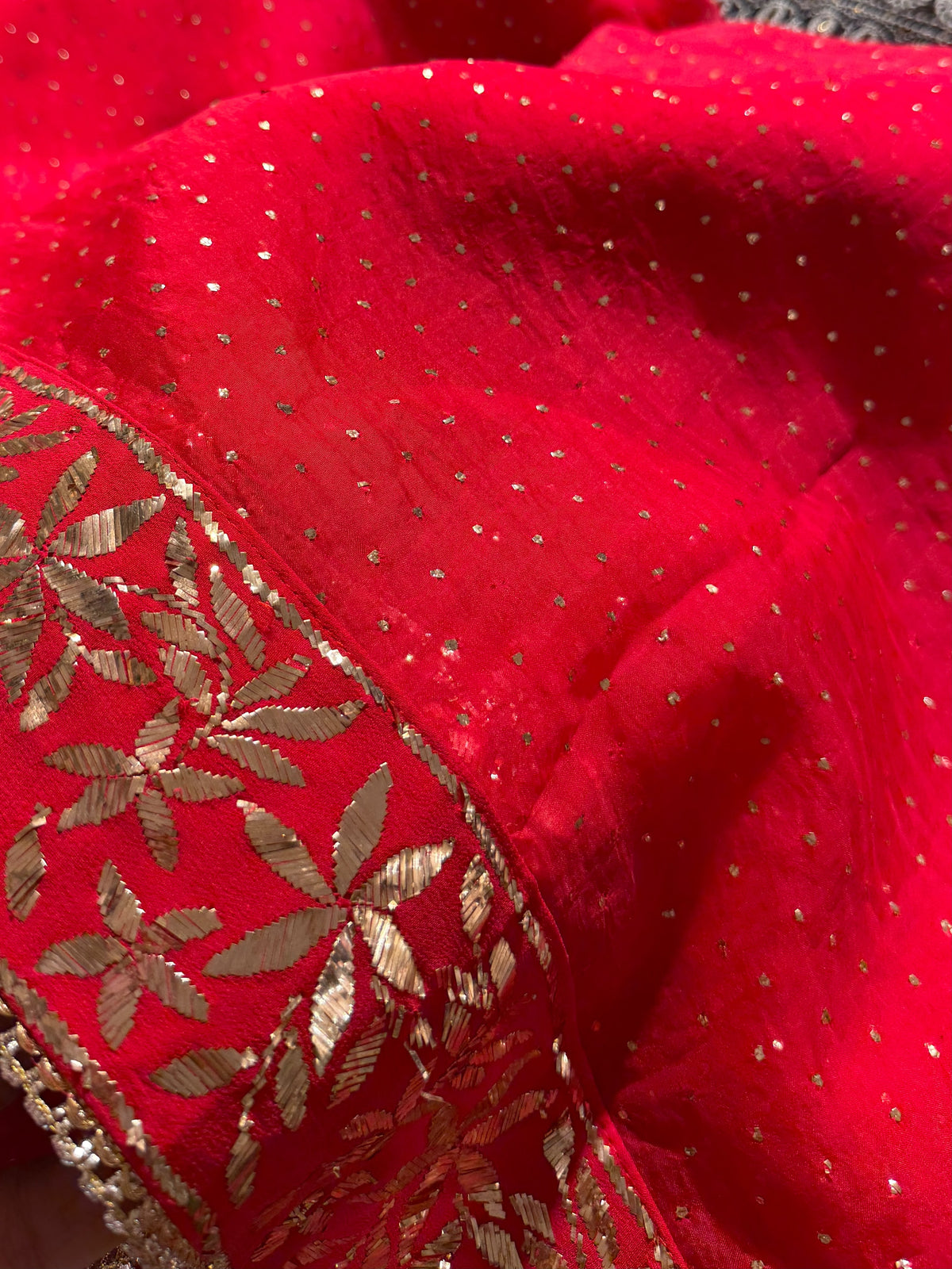 Red Shade Mukaish Lakh Dana Saree With Blouse