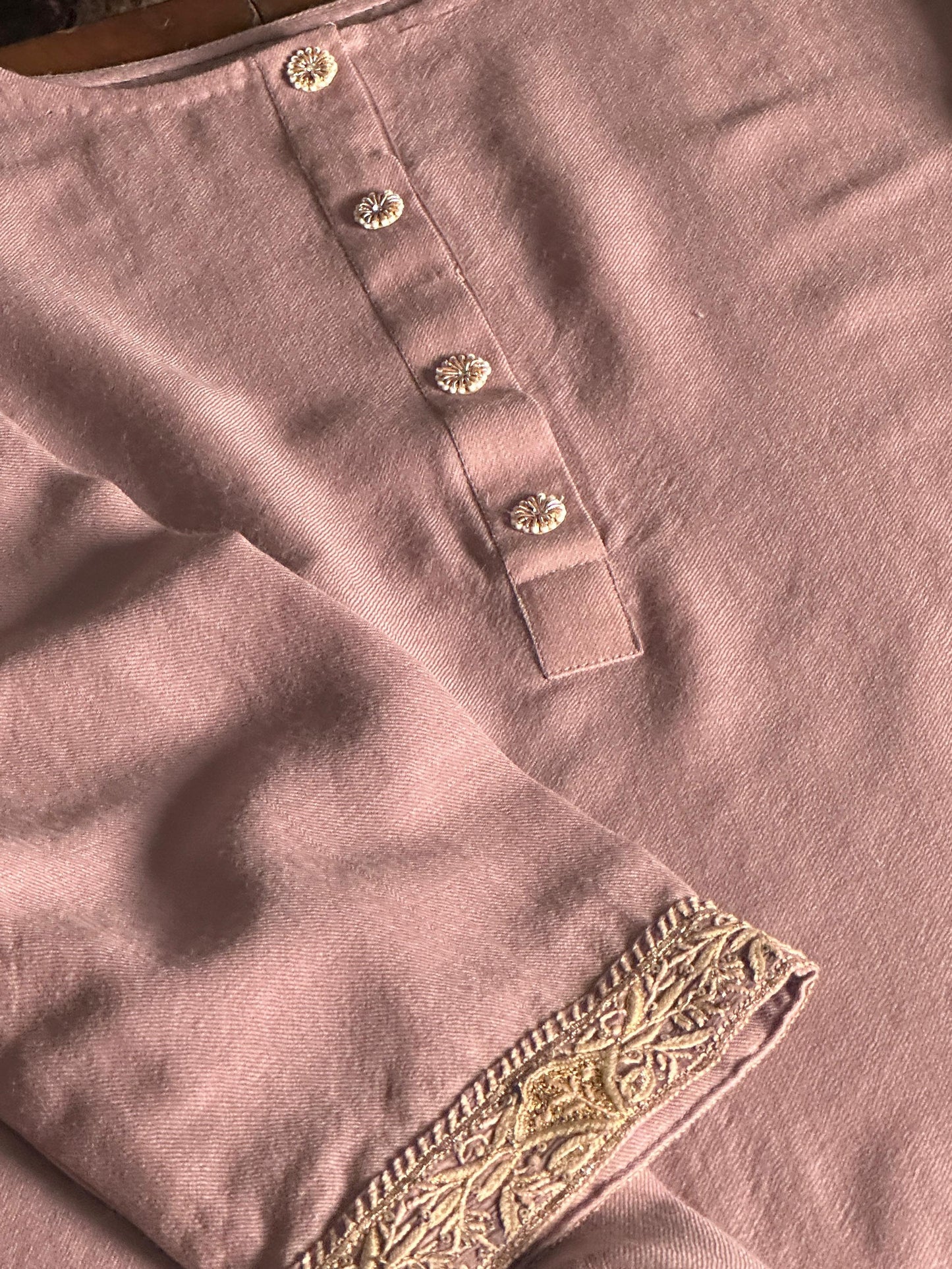 Rose Pink Shade Kashmiri Pashmina Phiran with Handcrafted Ari & Chikankari Embroidery
