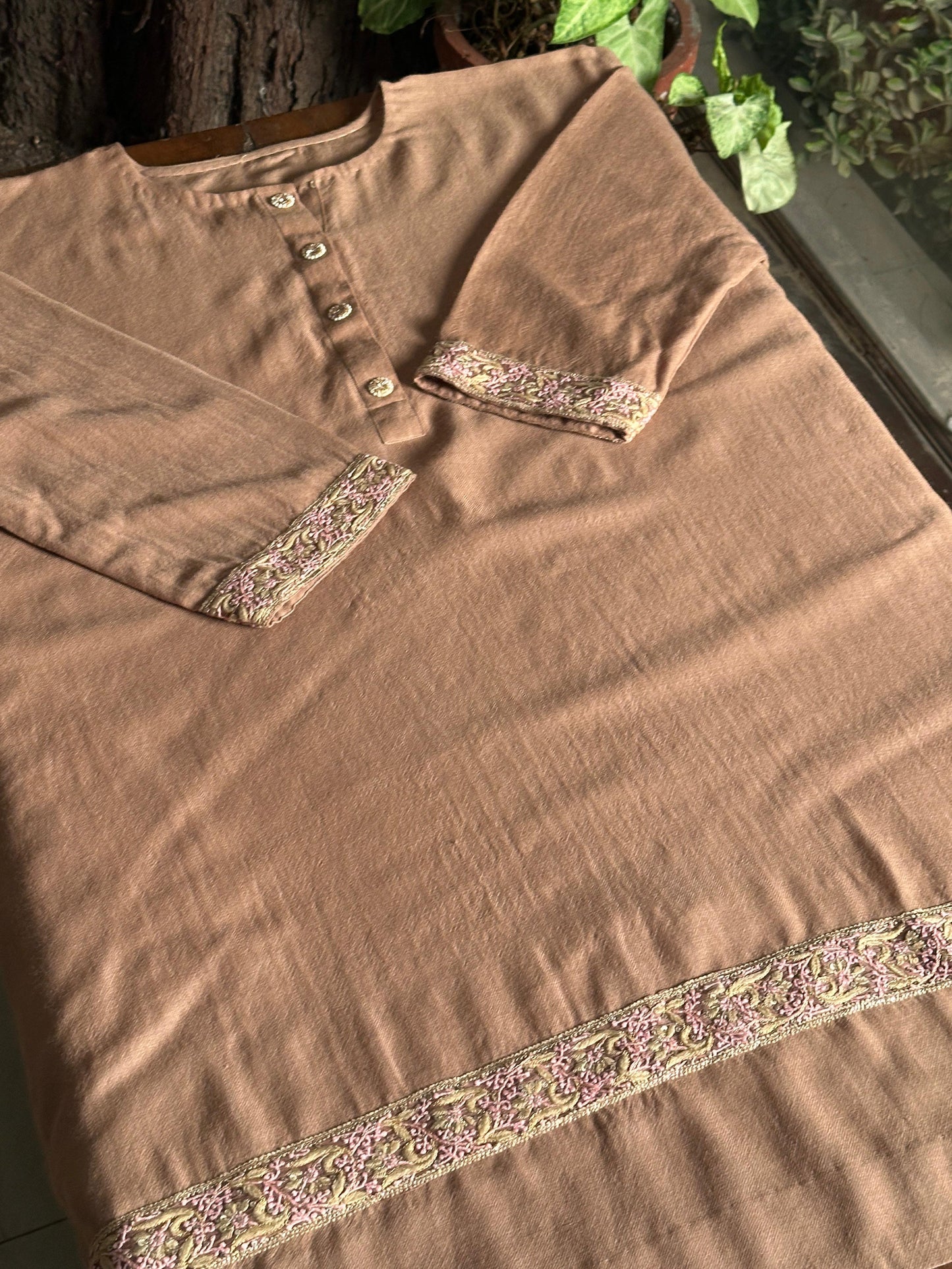 Mocha Brown Shade Kashmiri Pashmina Phiran with Handcrafted Ari & Chikankari Embroidery