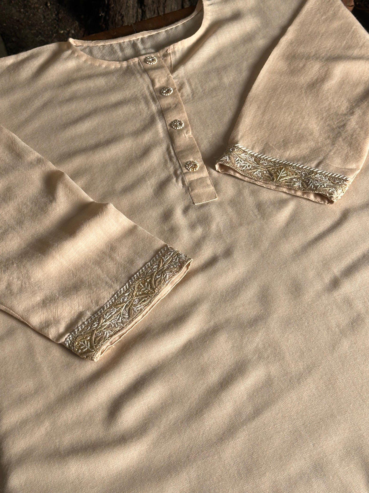 Soft Cream Shade Kashmiri Pashmina Phiran with Handcrafted Ari & Chikankari Embroidery