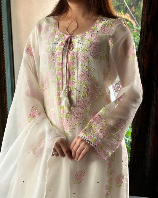 White Mukaish Kamdani Noor Organza Chikankari Kurta Set